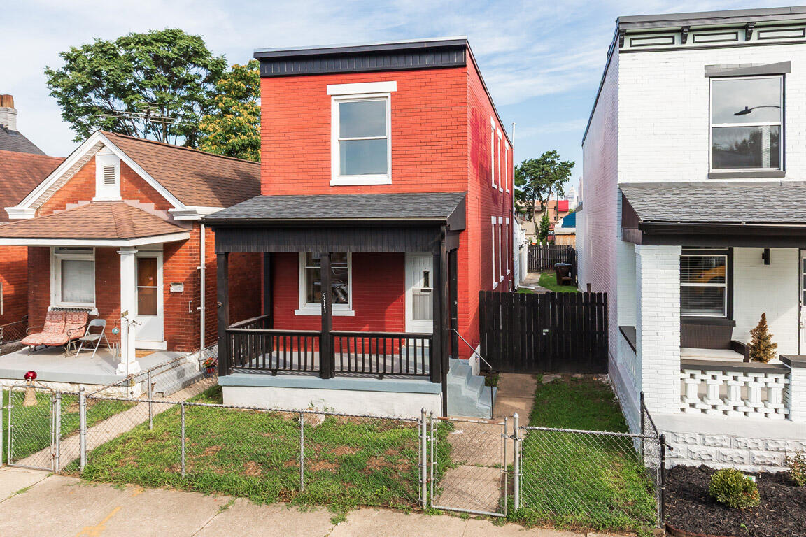 511 W 10th Street — photo