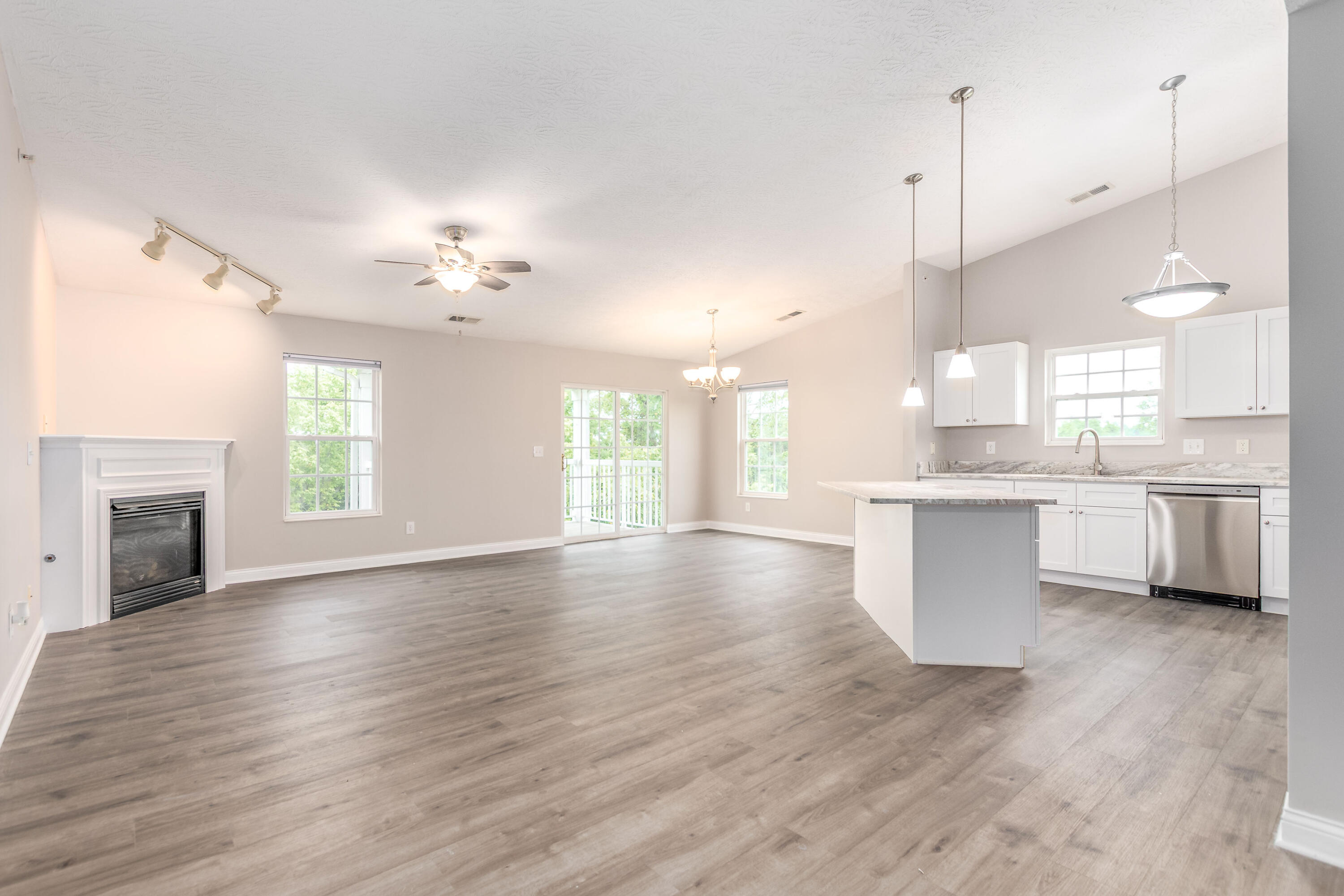 1118 Periwinkle Drive, 1118 — photo