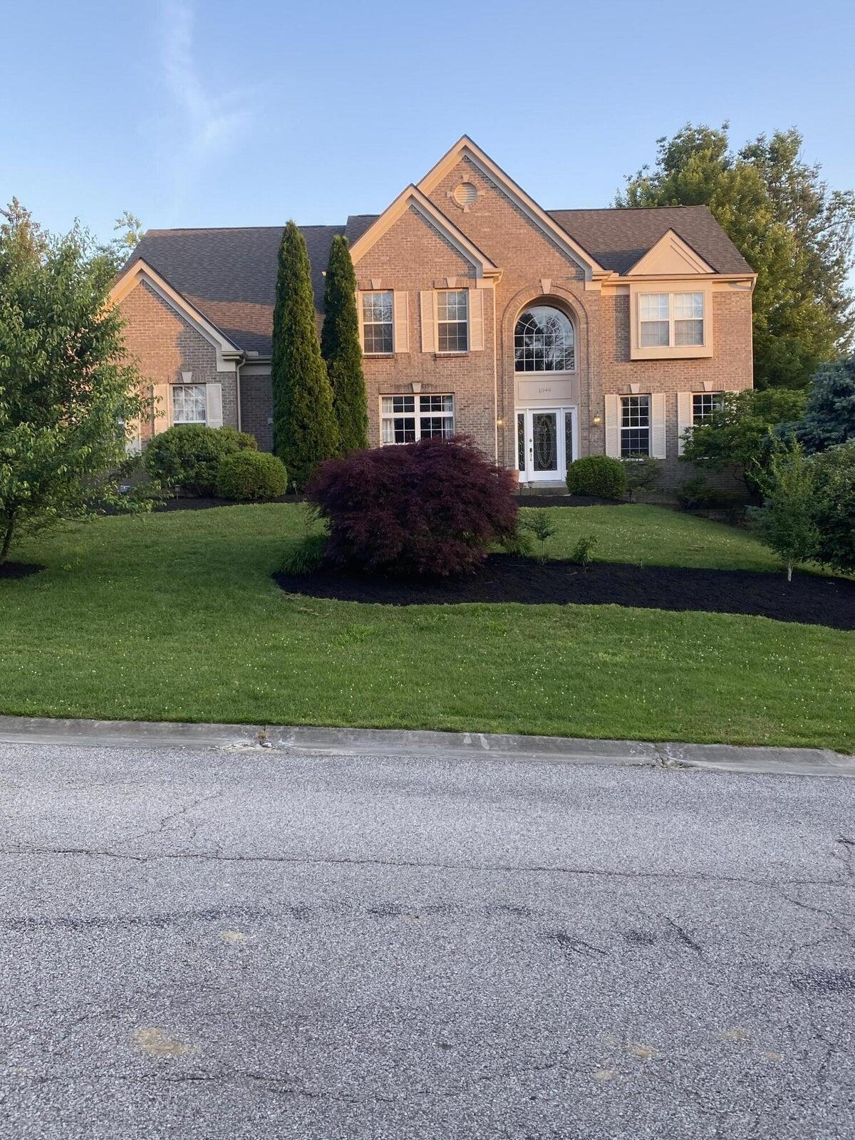 1049 Swale Court — photo
