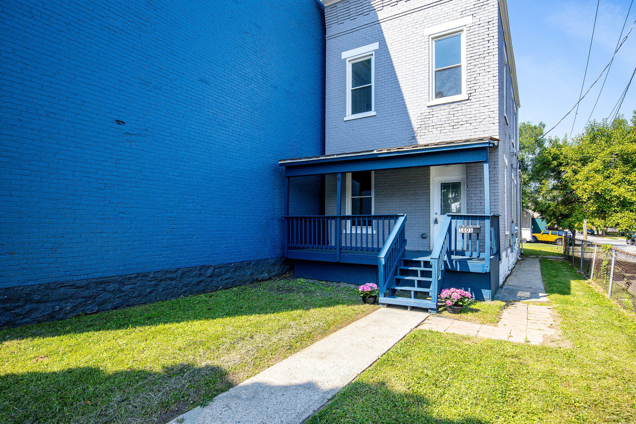 1601 Russell Street — photo