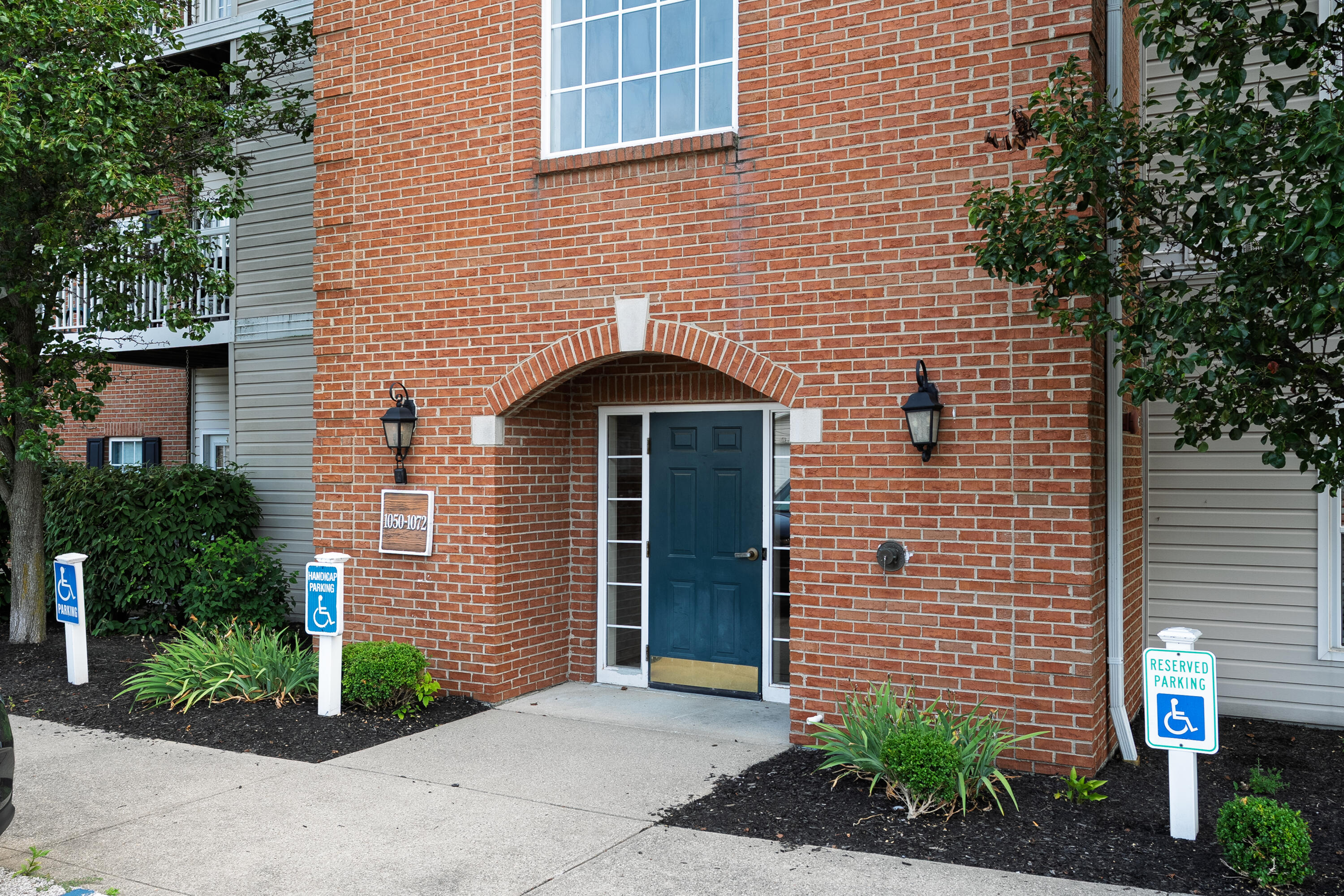1066 Larkspur Court — photo