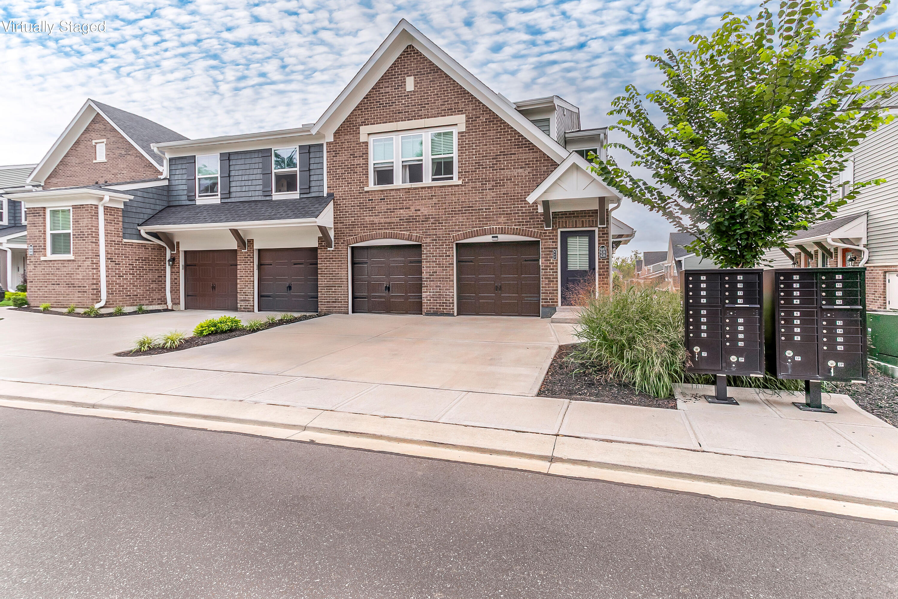 638 Foxhill Drive — photo