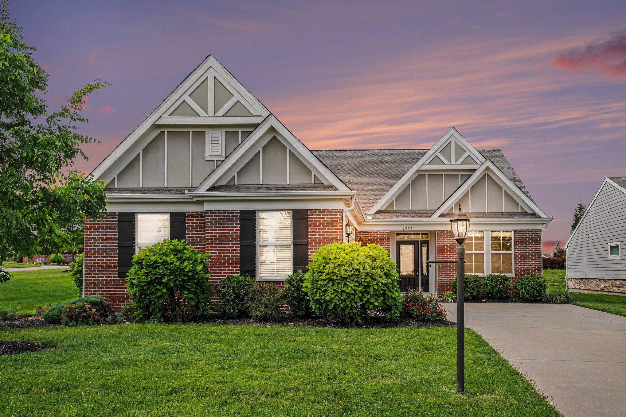 1332 Woodlawn Court — photo