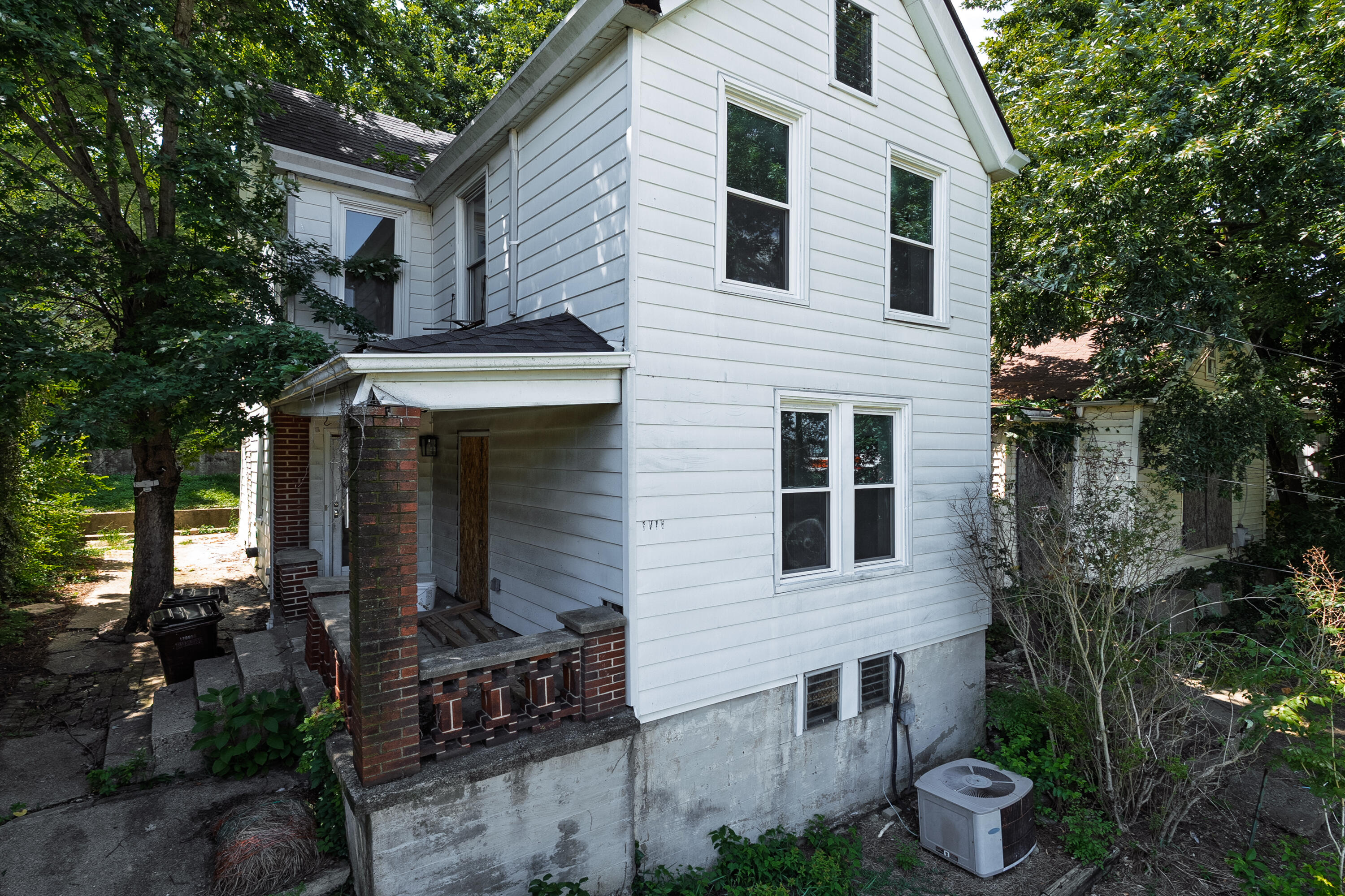 1718 Monmouth Street — photo