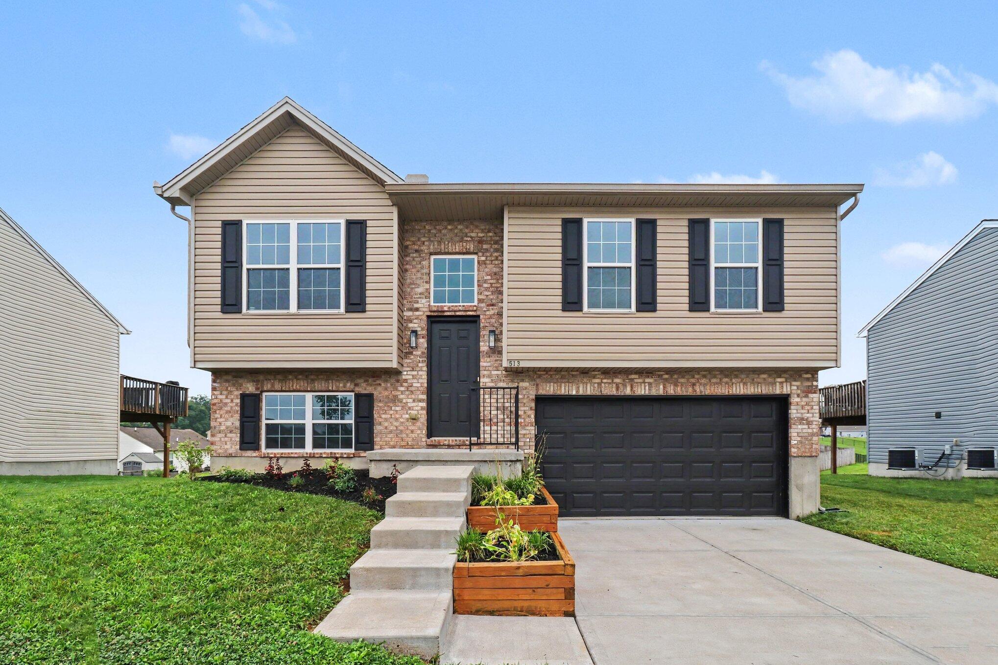 513 Summer Pointe Drive — photo