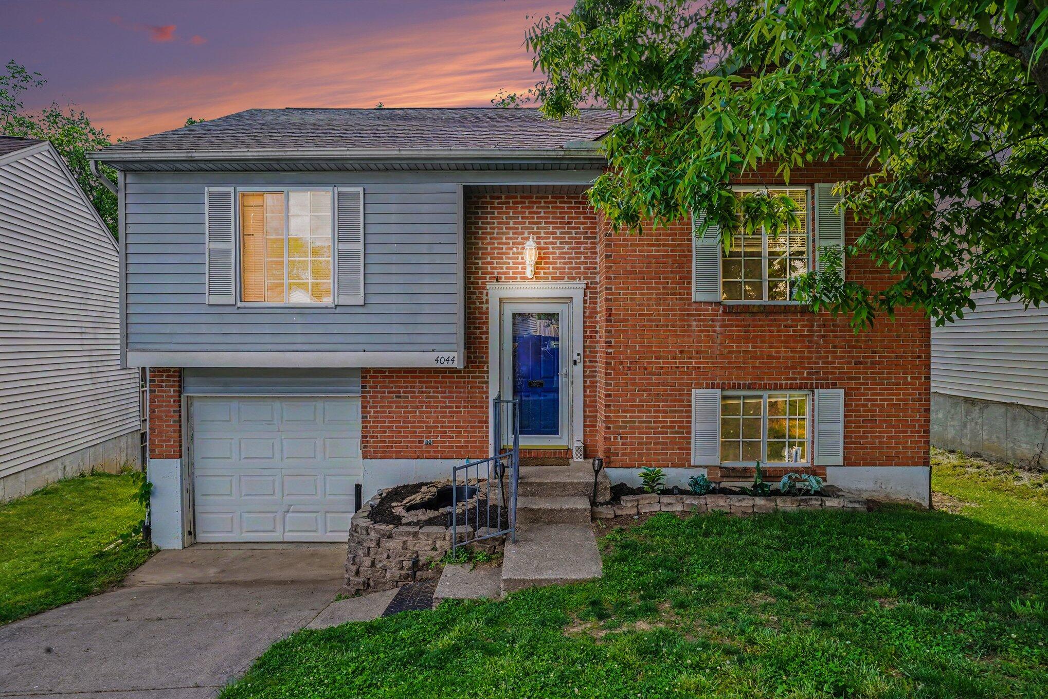 4044 Woodchase Drive — photo