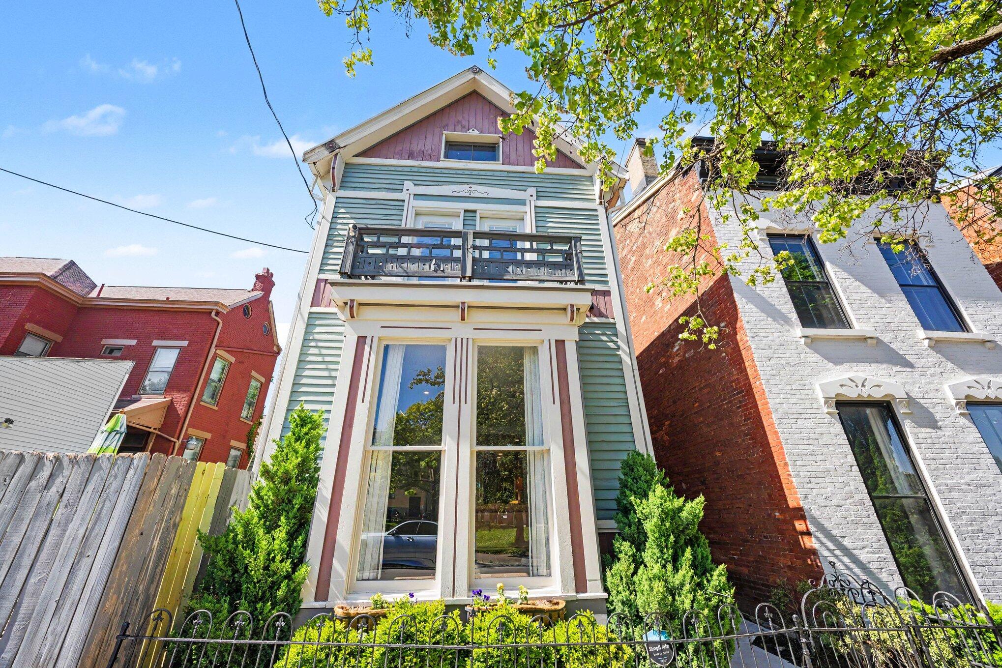 210 E 8th Street — photo