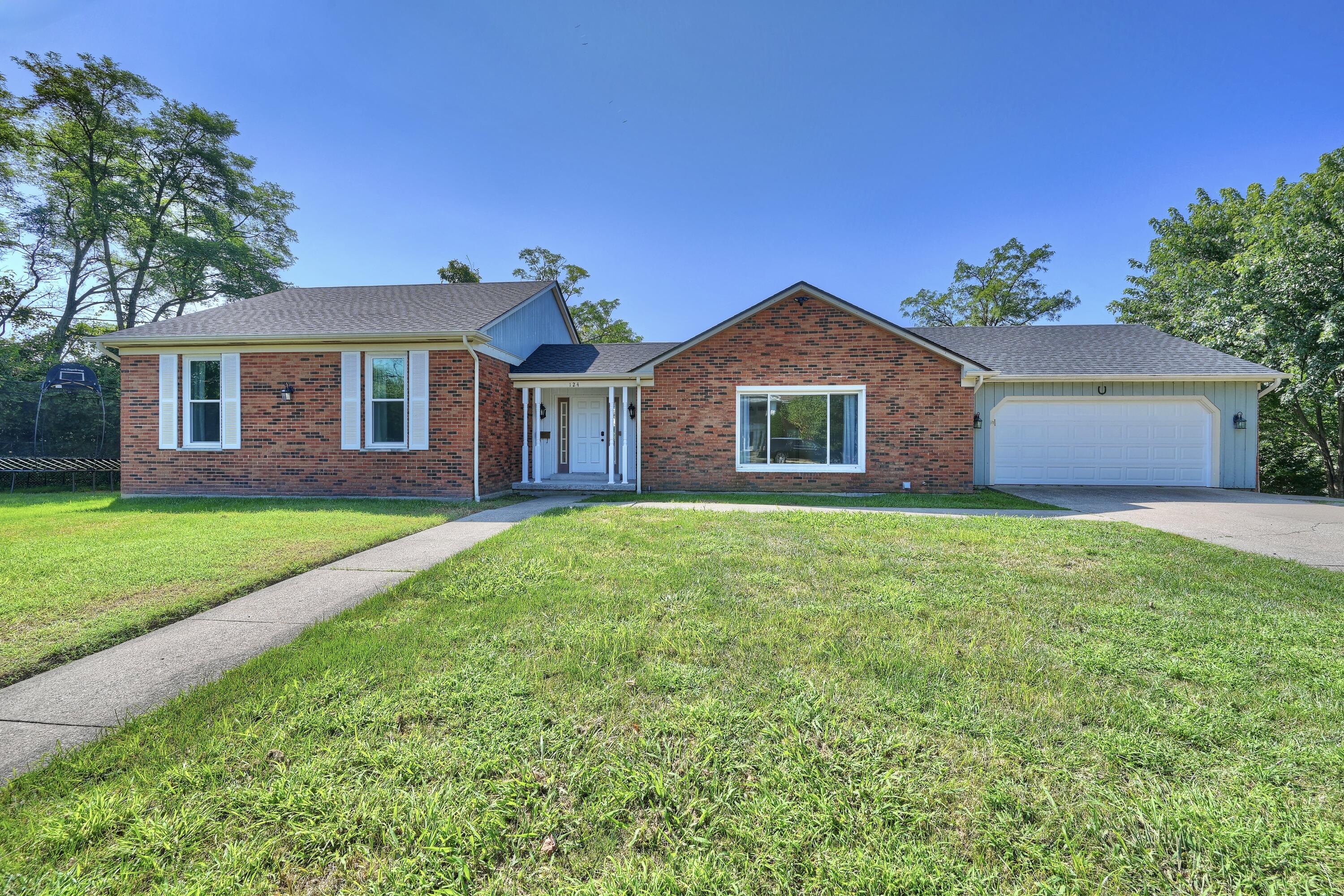 124 Holly Woods Drive — photo