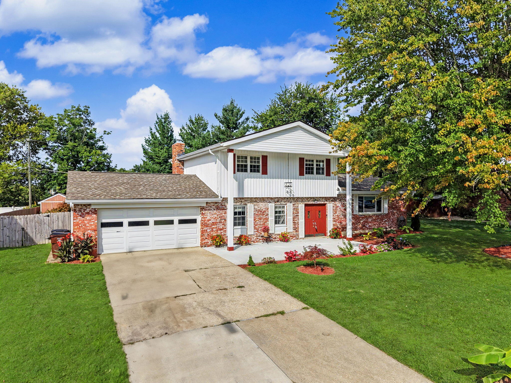 138 W Dilcrest Circle — photo