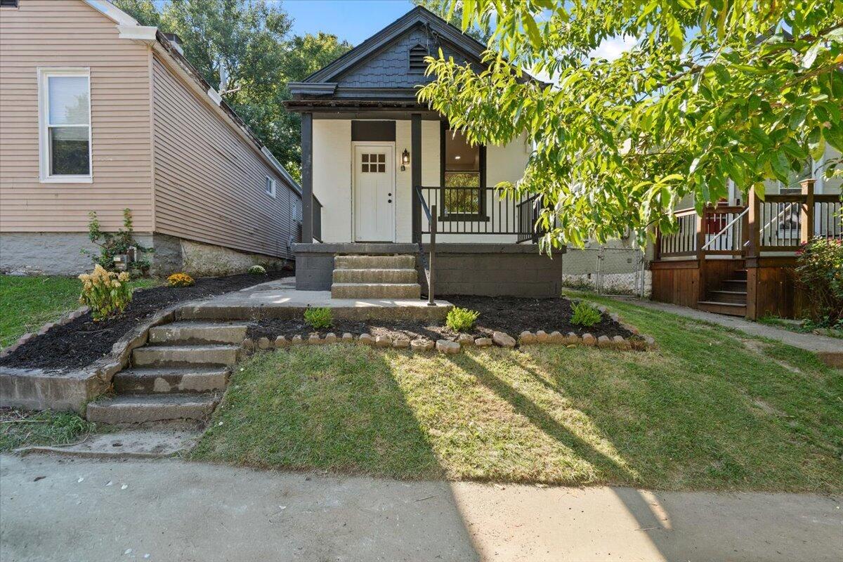 417 W 16th Street — photo