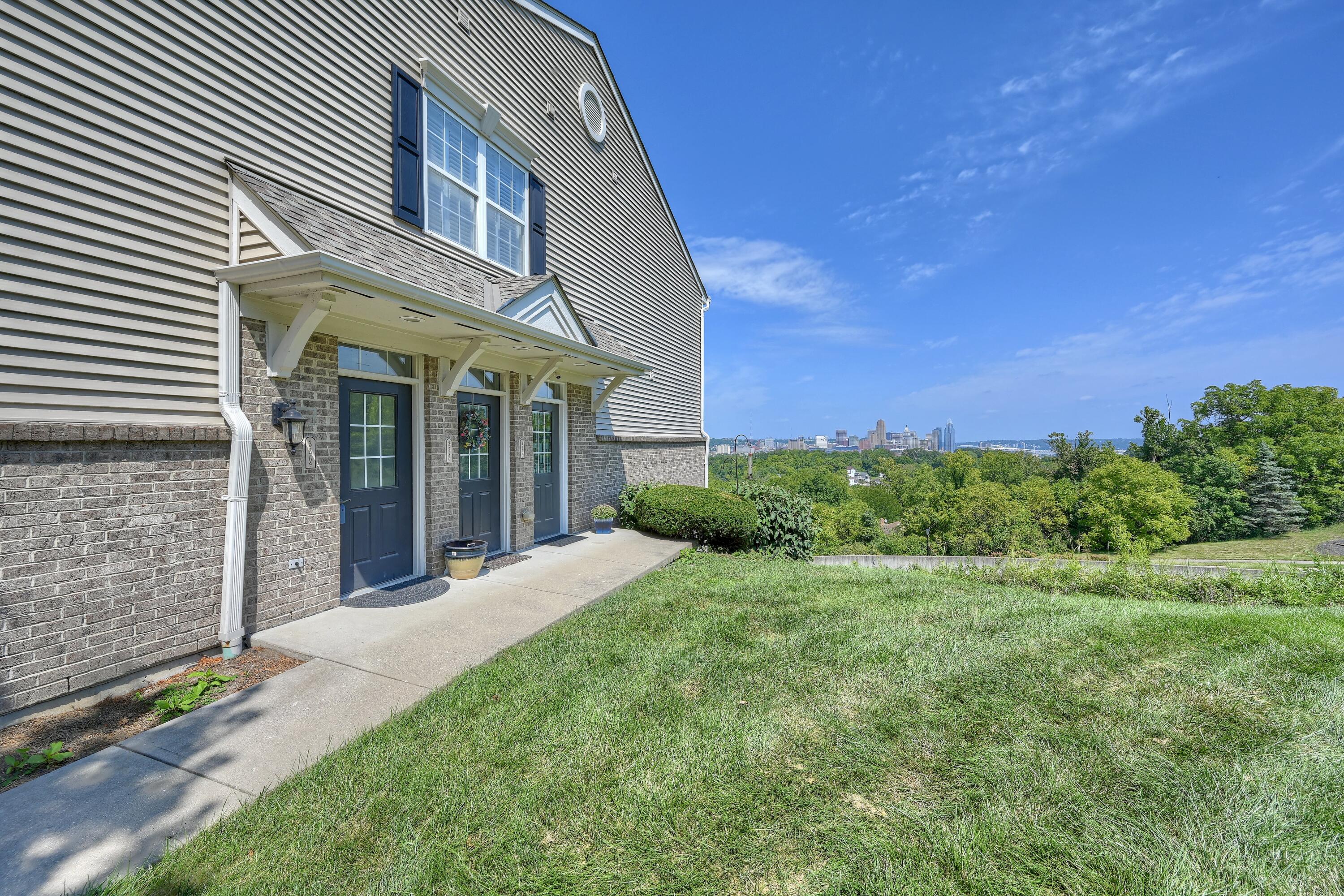356 Eastview Court — photo