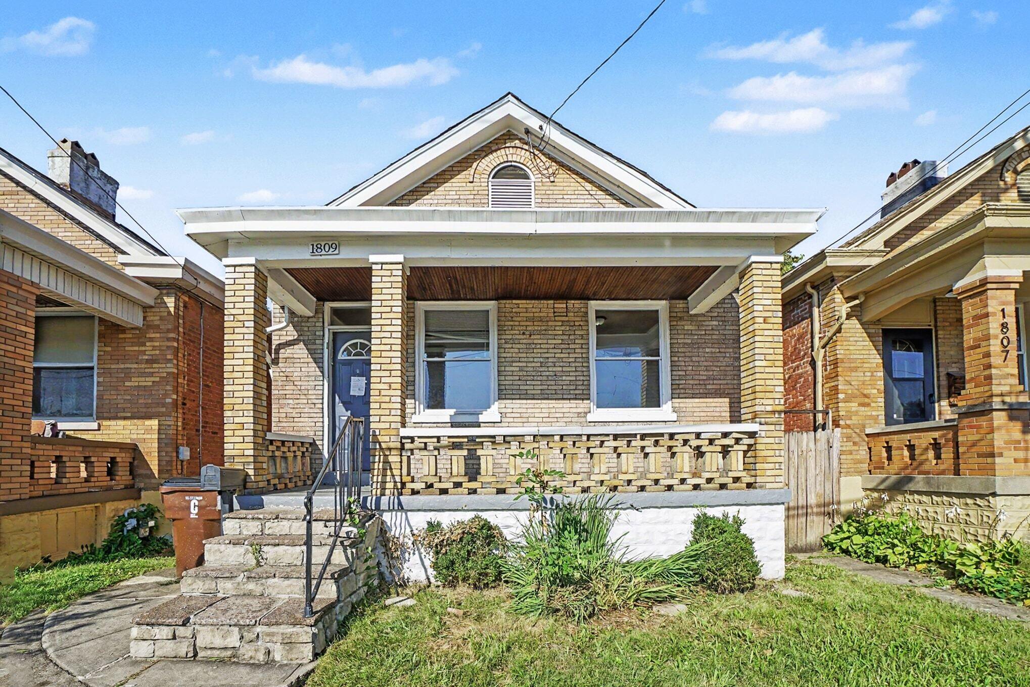 1809 Russell Street — photo