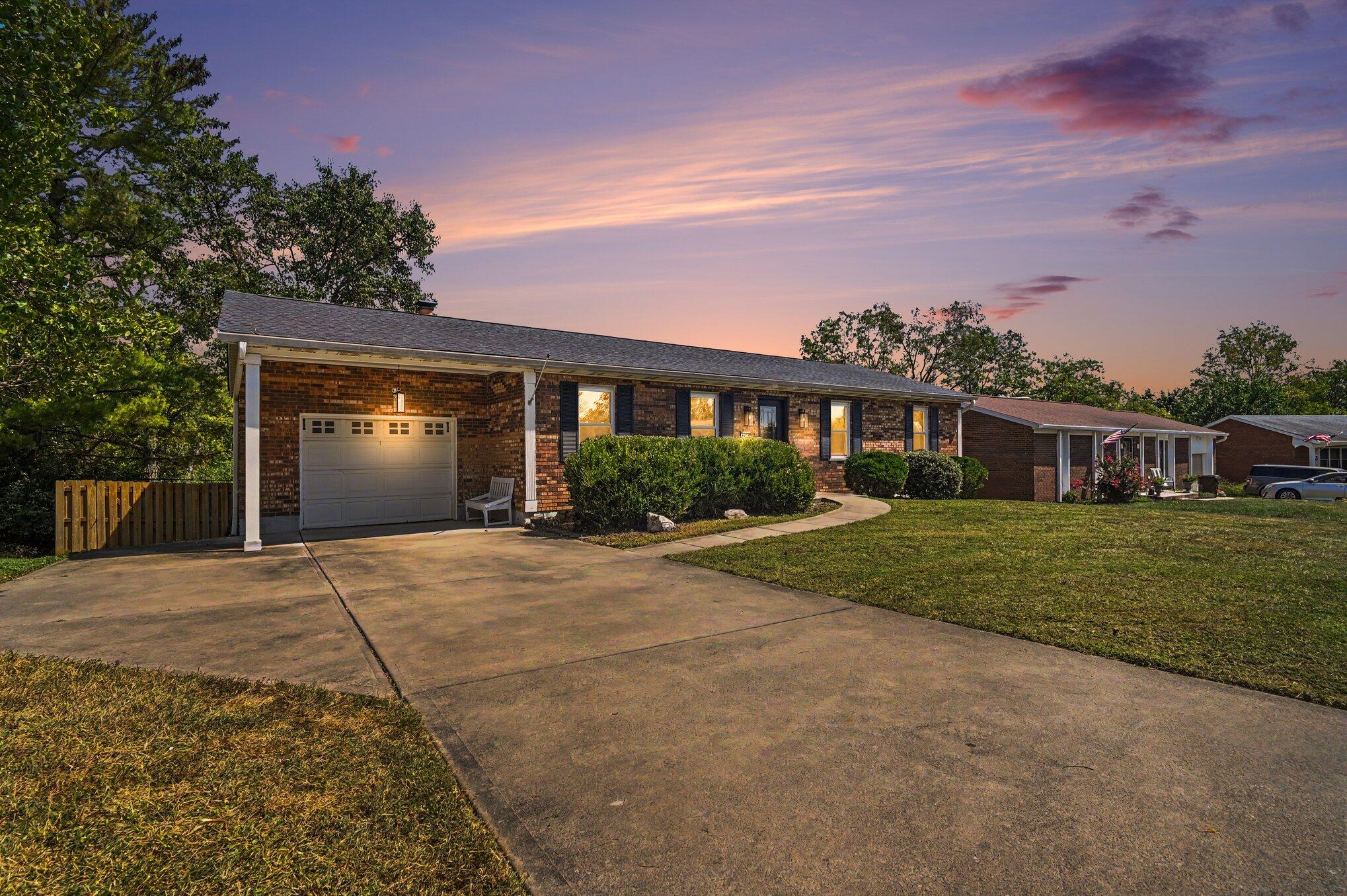 433 Shannon Drive — photo