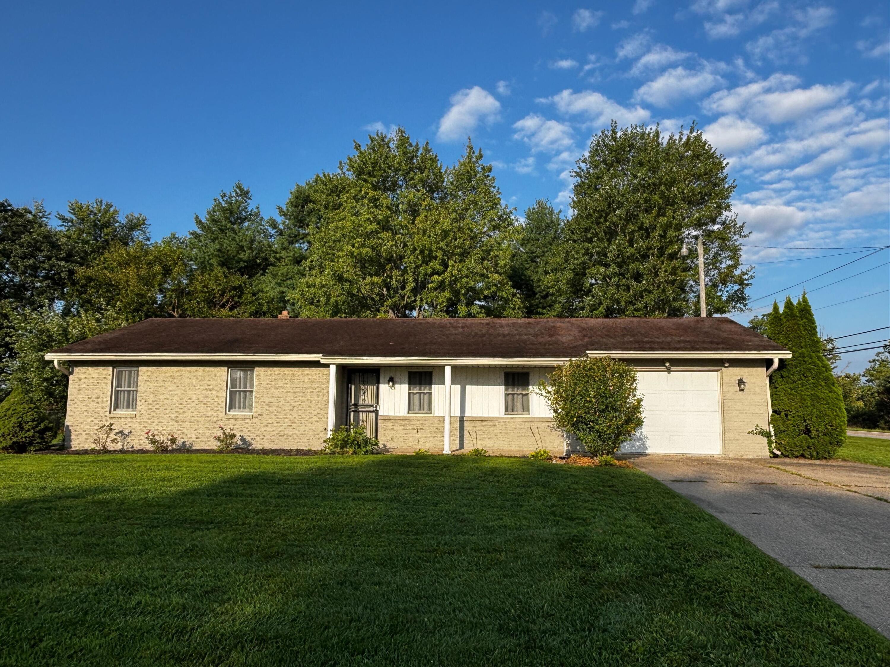 10 Ellen Kay Drive — photo