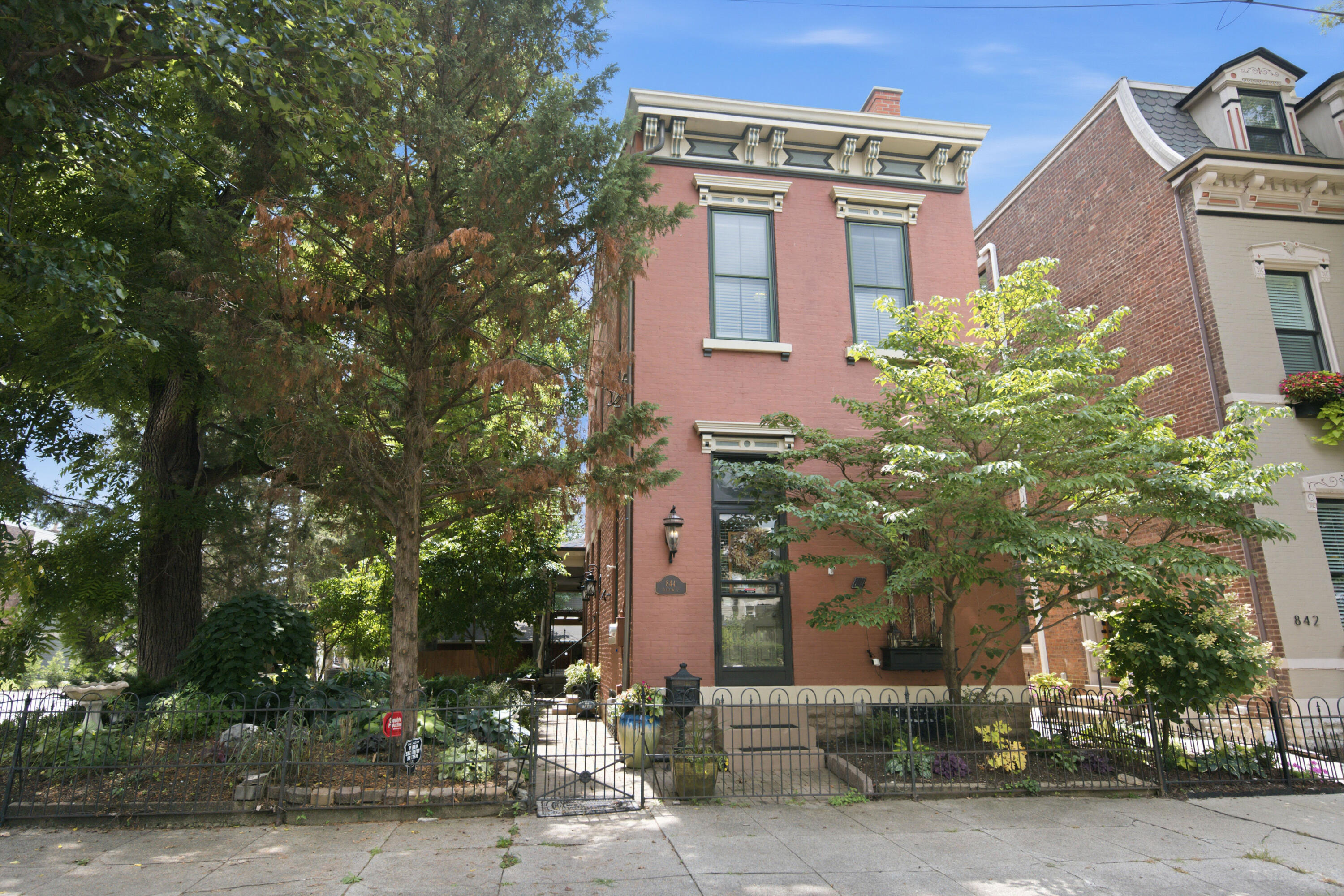 844 Overton Street — photo