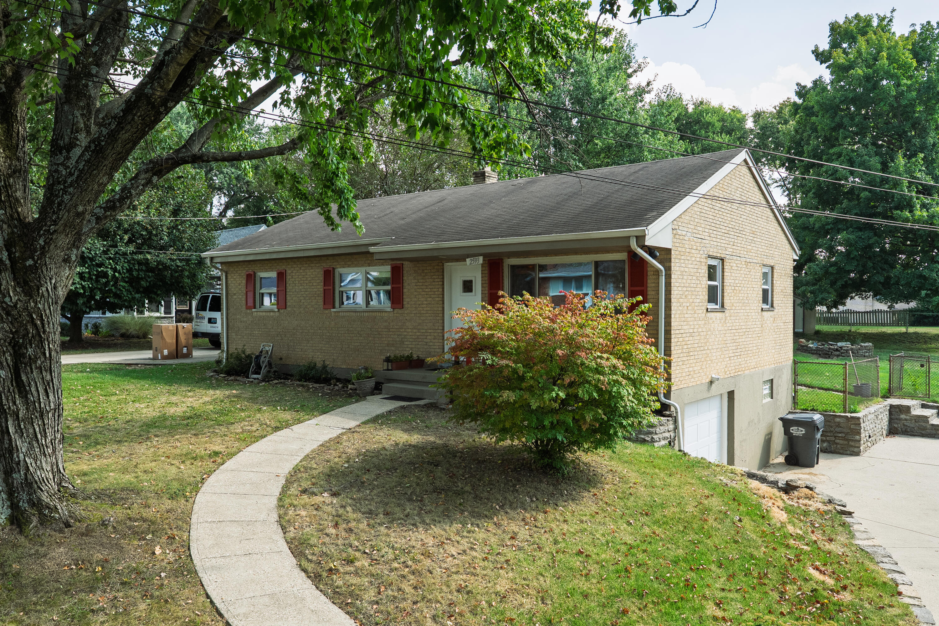 2593 Buttermilk Pike — photo