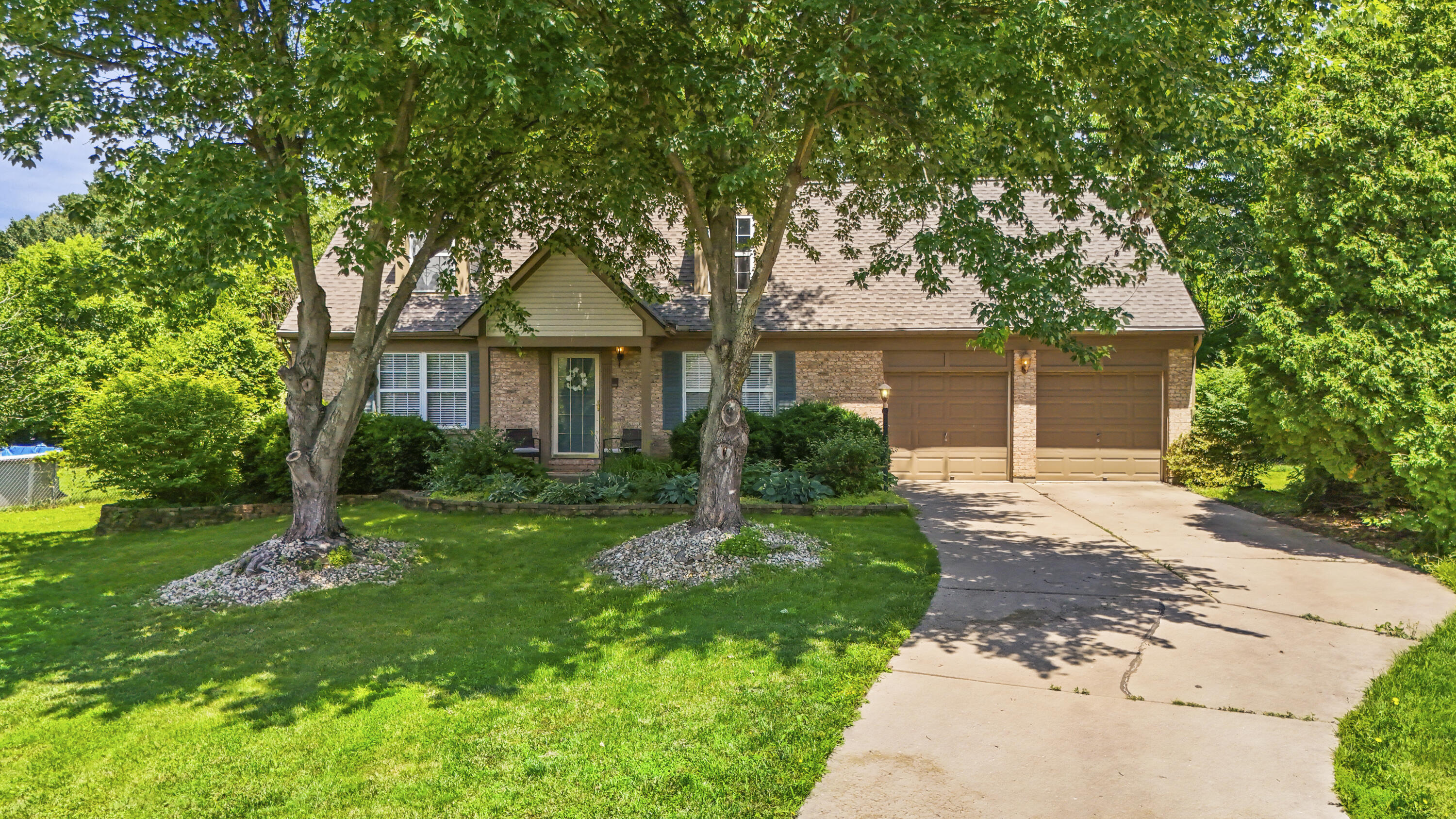 2951 Babbling Brook Way — photo