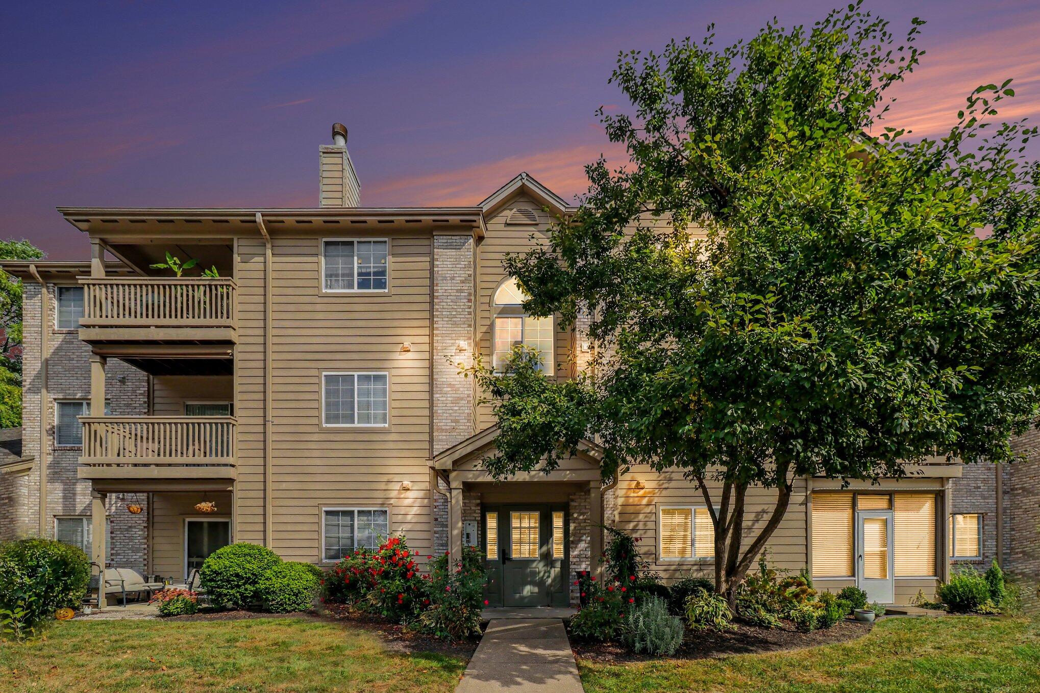 2340 Sawmill Court, 310 — photo