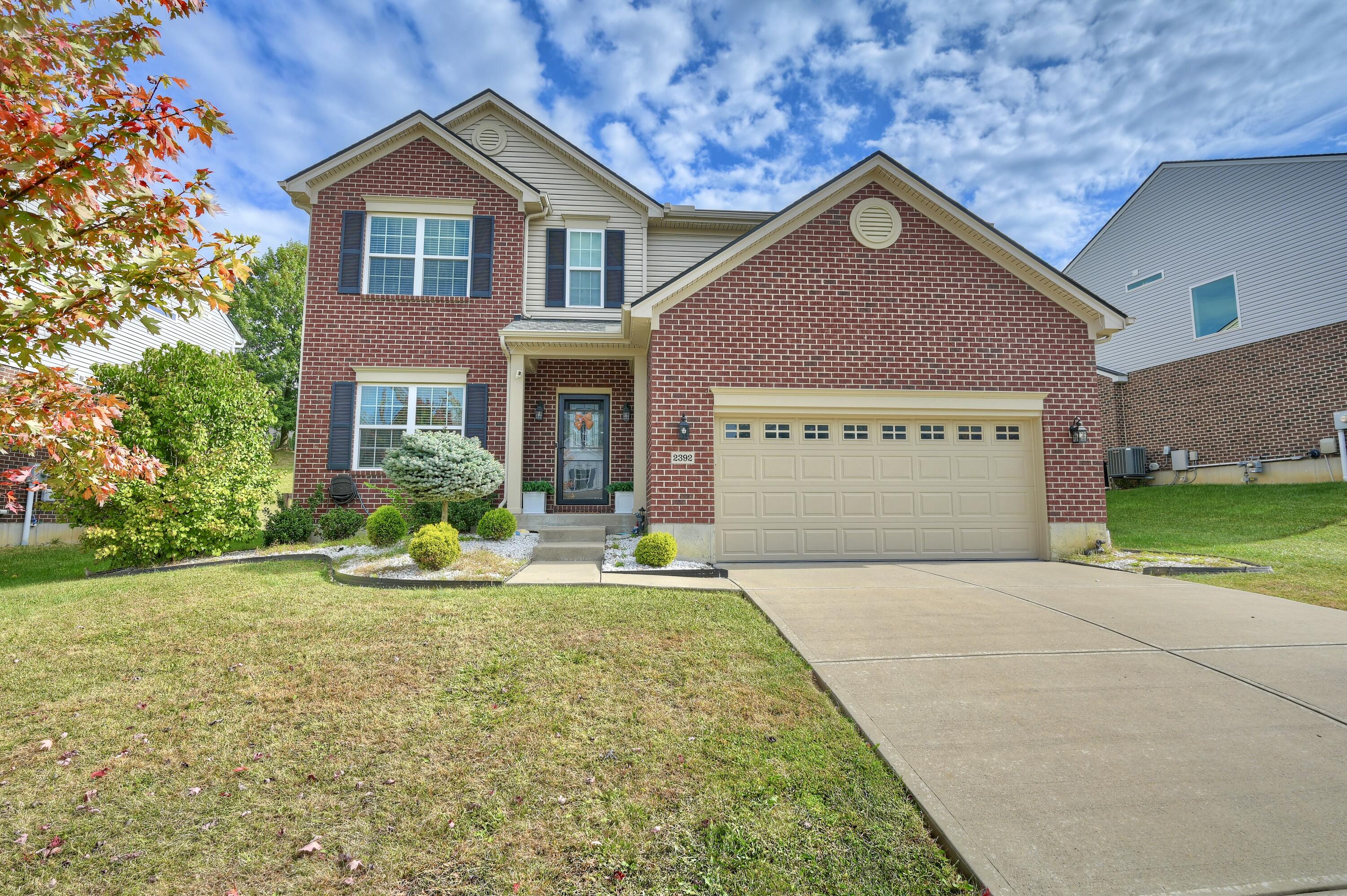 2392 Oakview Court — photo