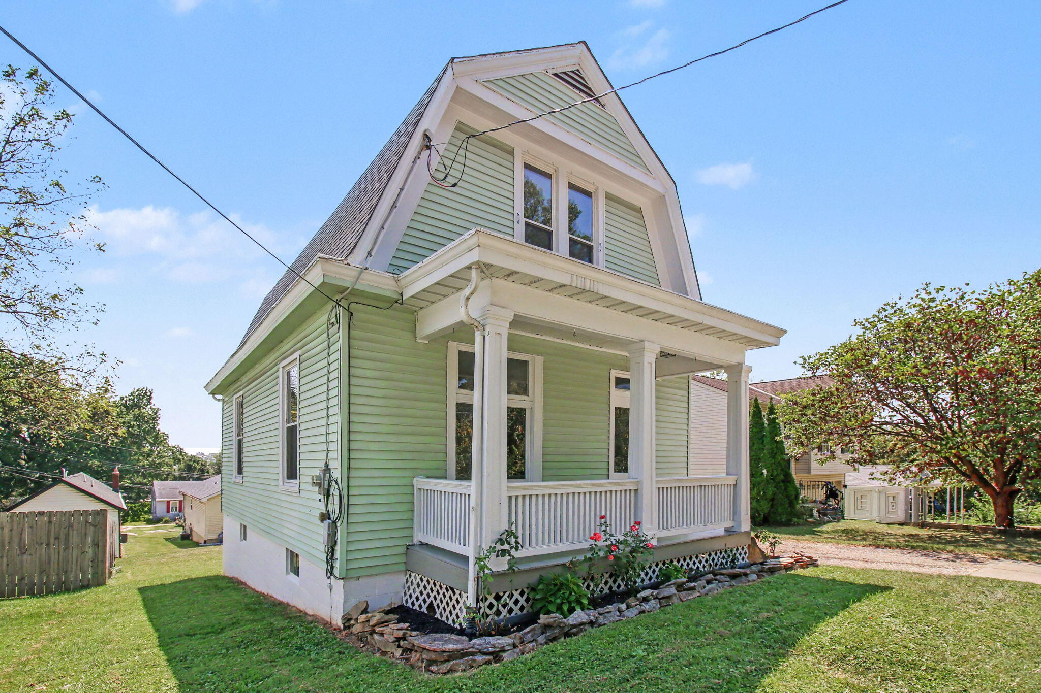 2459 Lorraine Court — photo