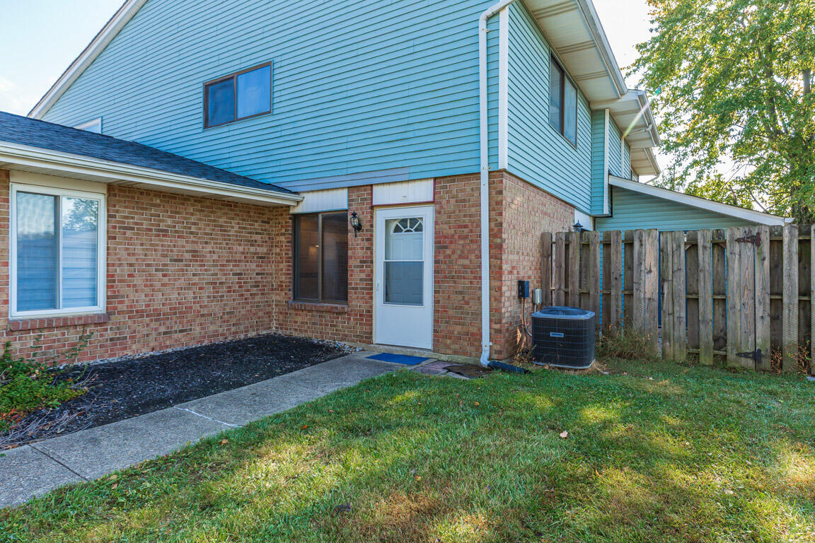 1067 Oakgrove Court, 2 — photo
