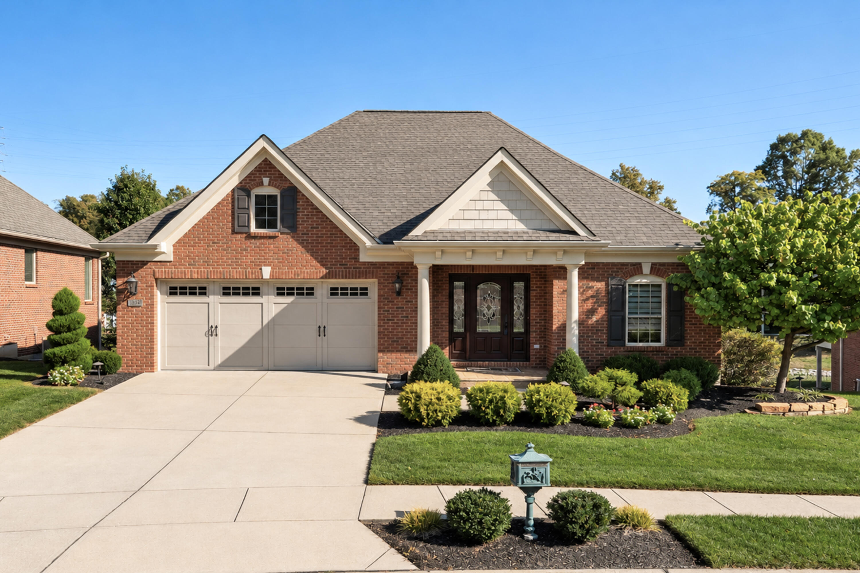 819 Woodside Court — photo