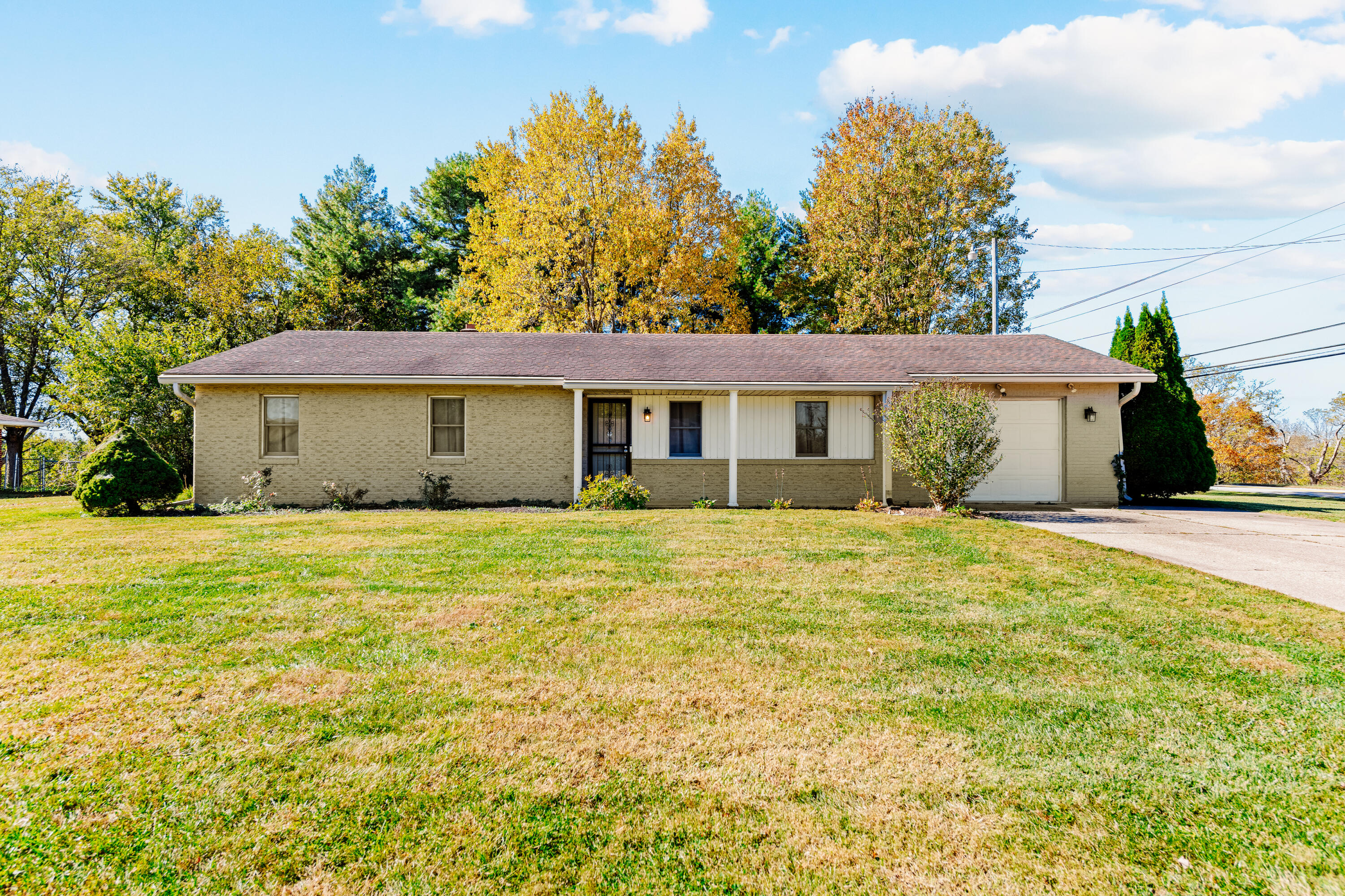 10 Ellen Kay Drive — photo