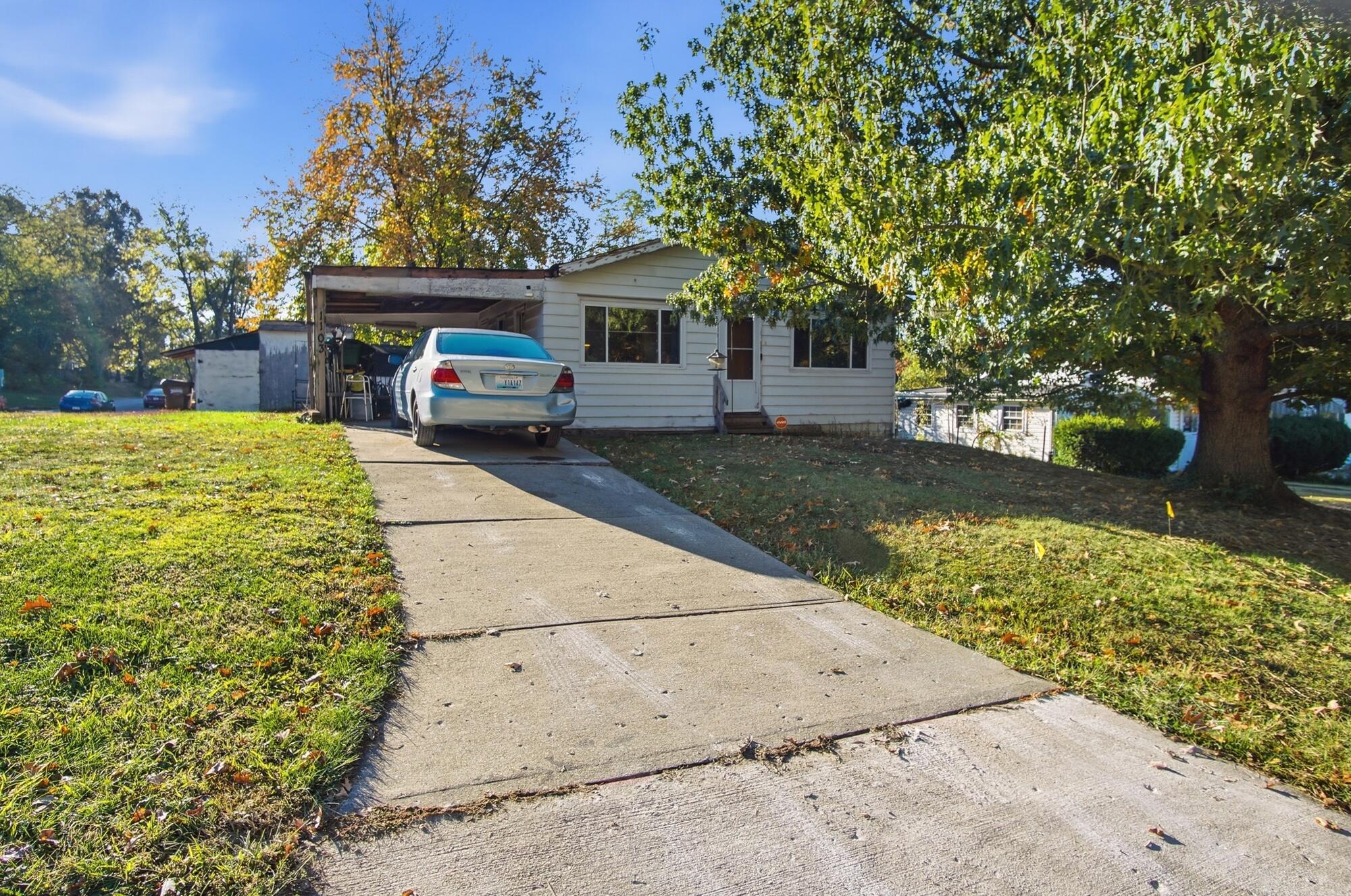 1103 Edwards Road — photo