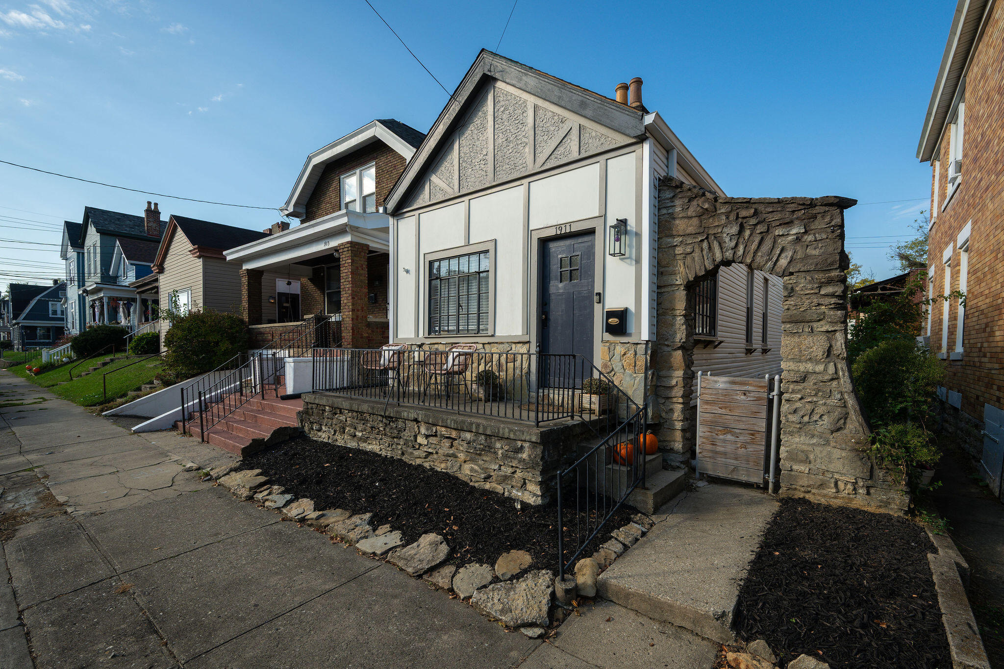 1911 Garrard Street — photo