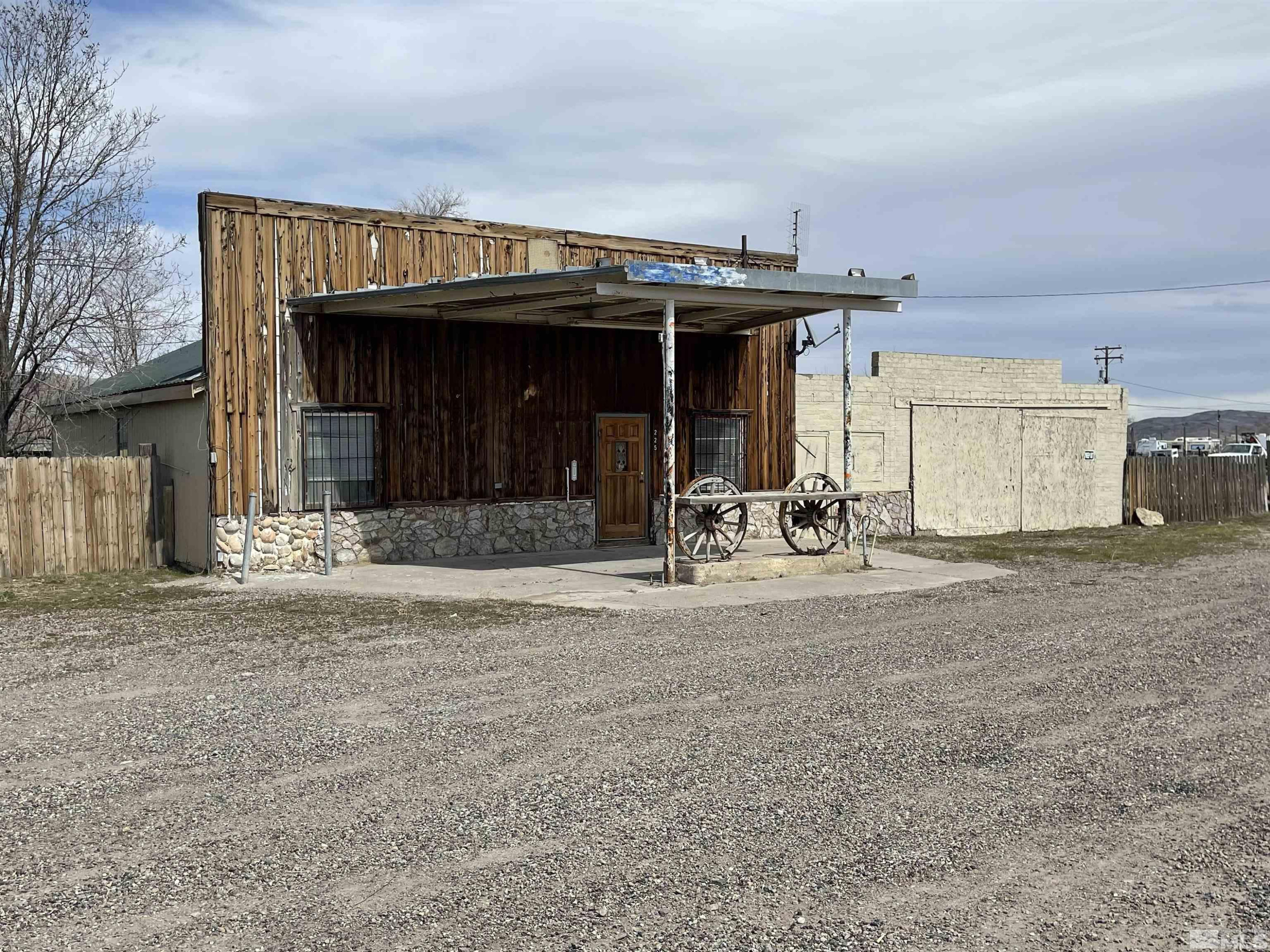 225 W US Hwy 40 — photo