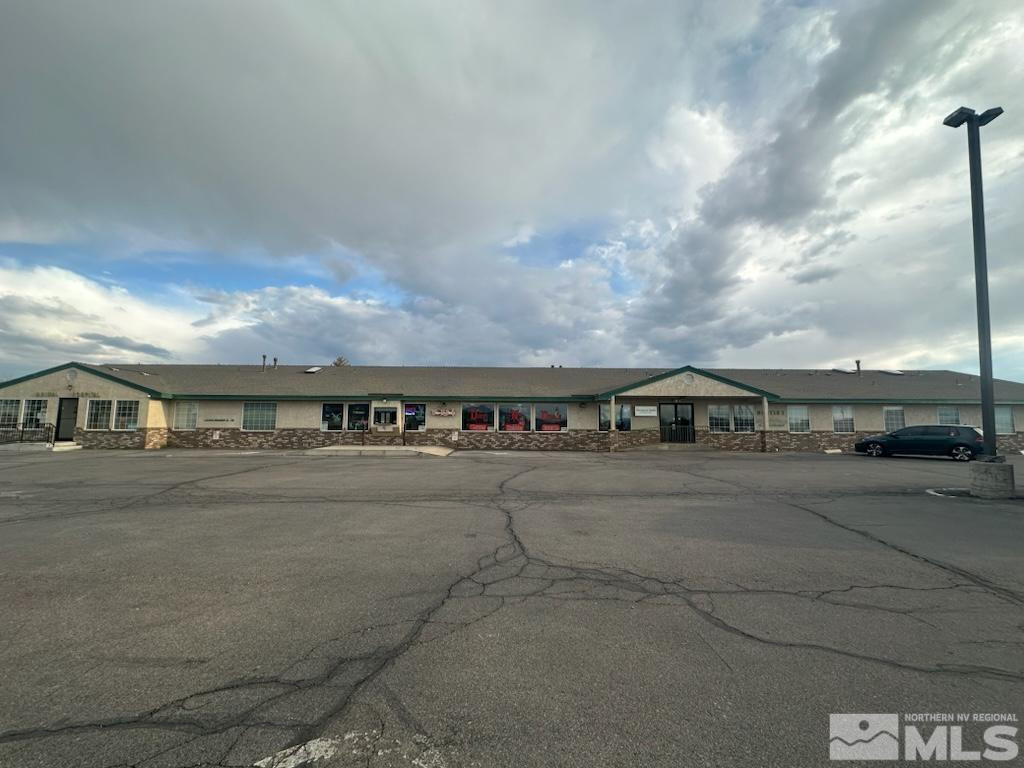 805 E Main Street — photo