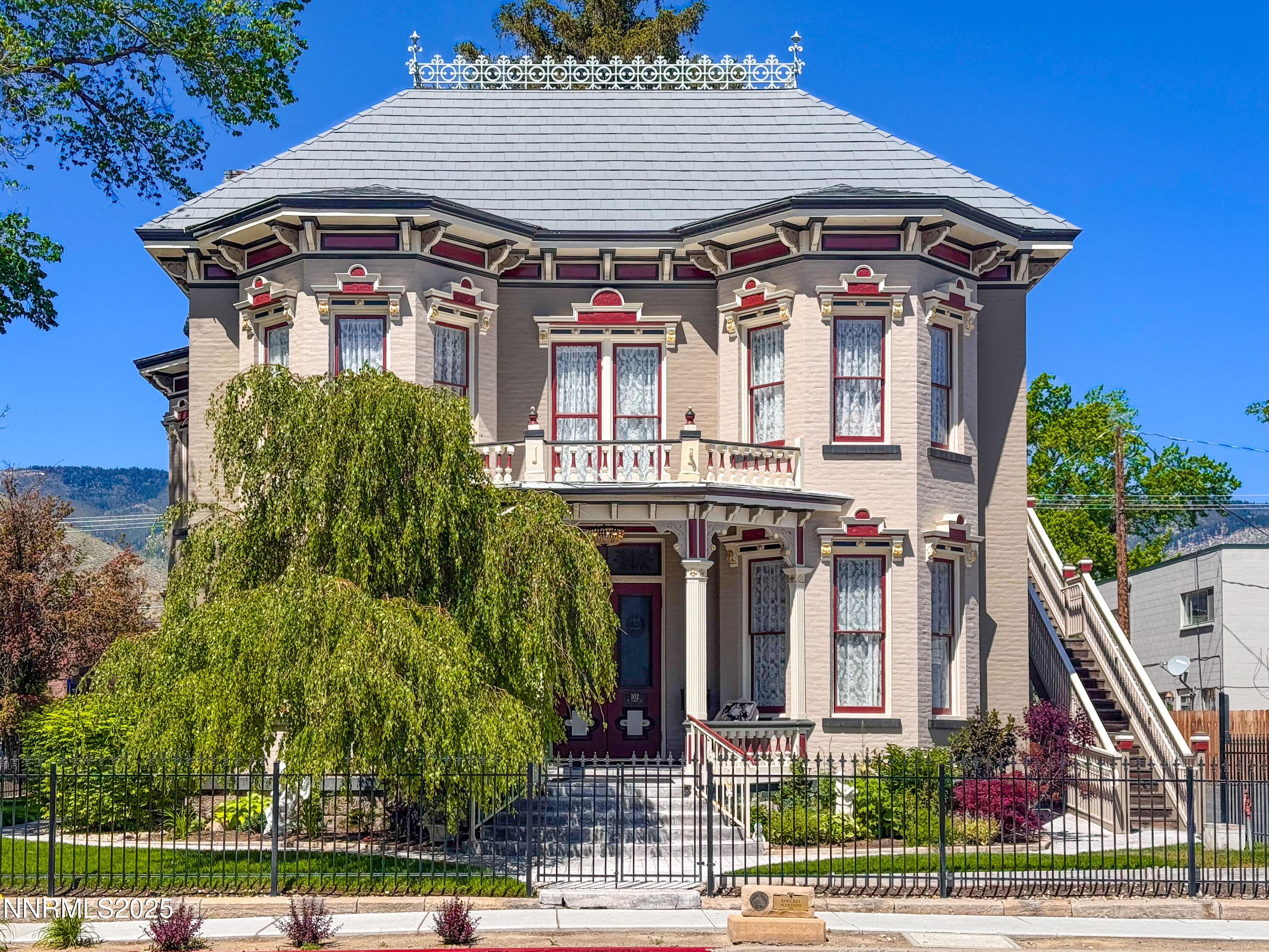 102 N Curry Street — photo