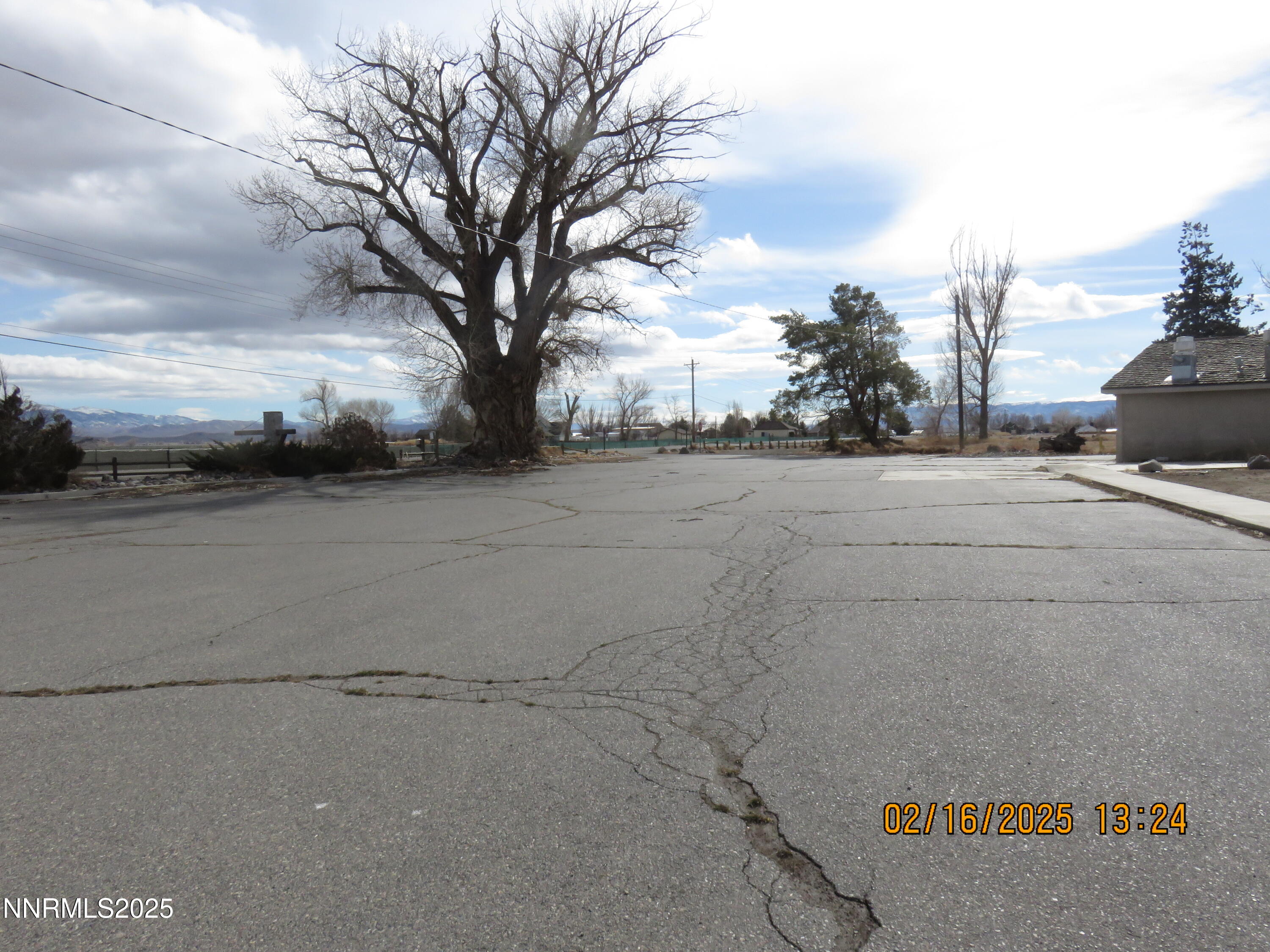111 Nv-208 — photo