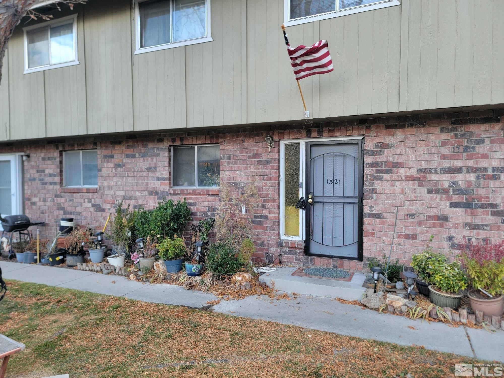 1321 Ashby Court — photo