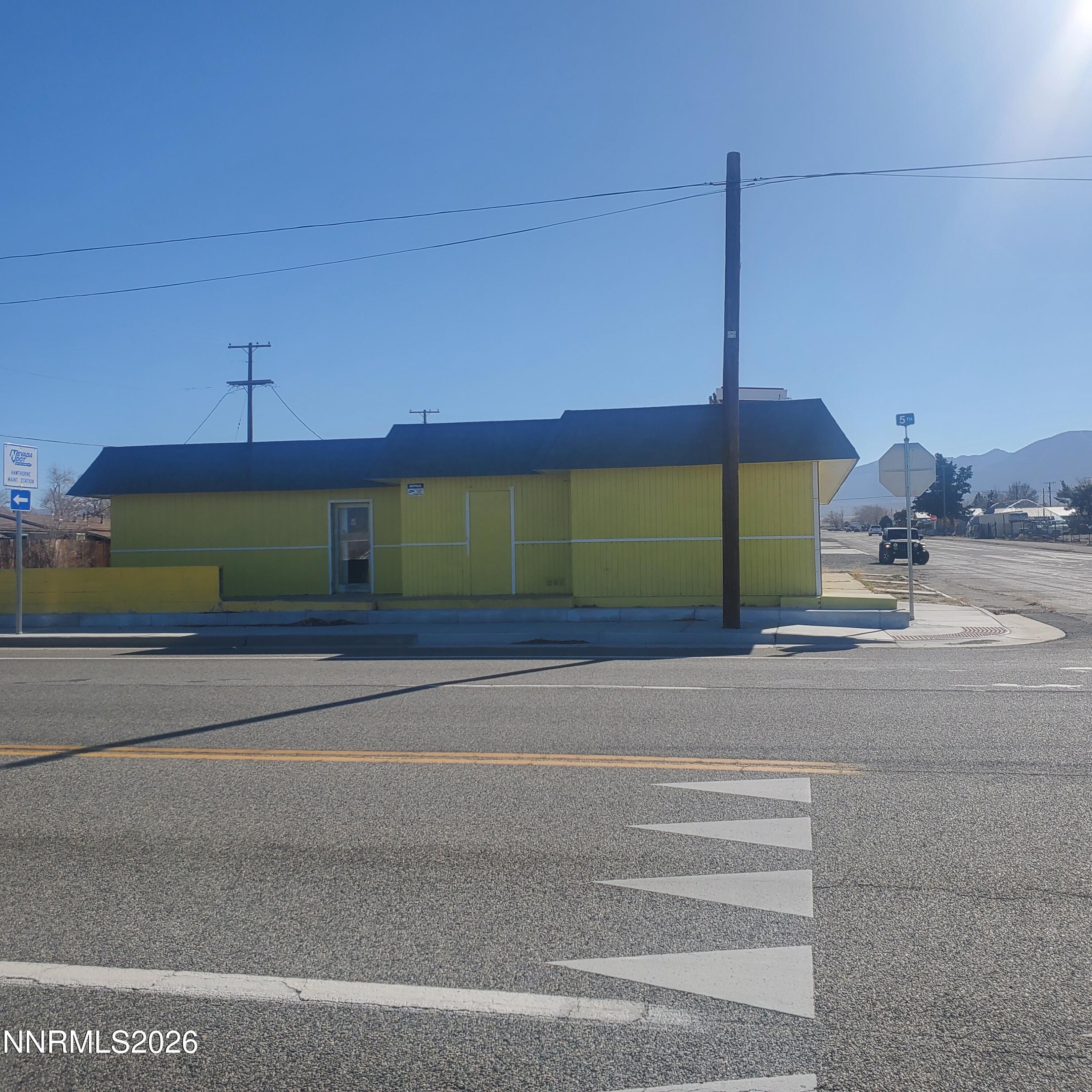 1302 E 5th Street — photo