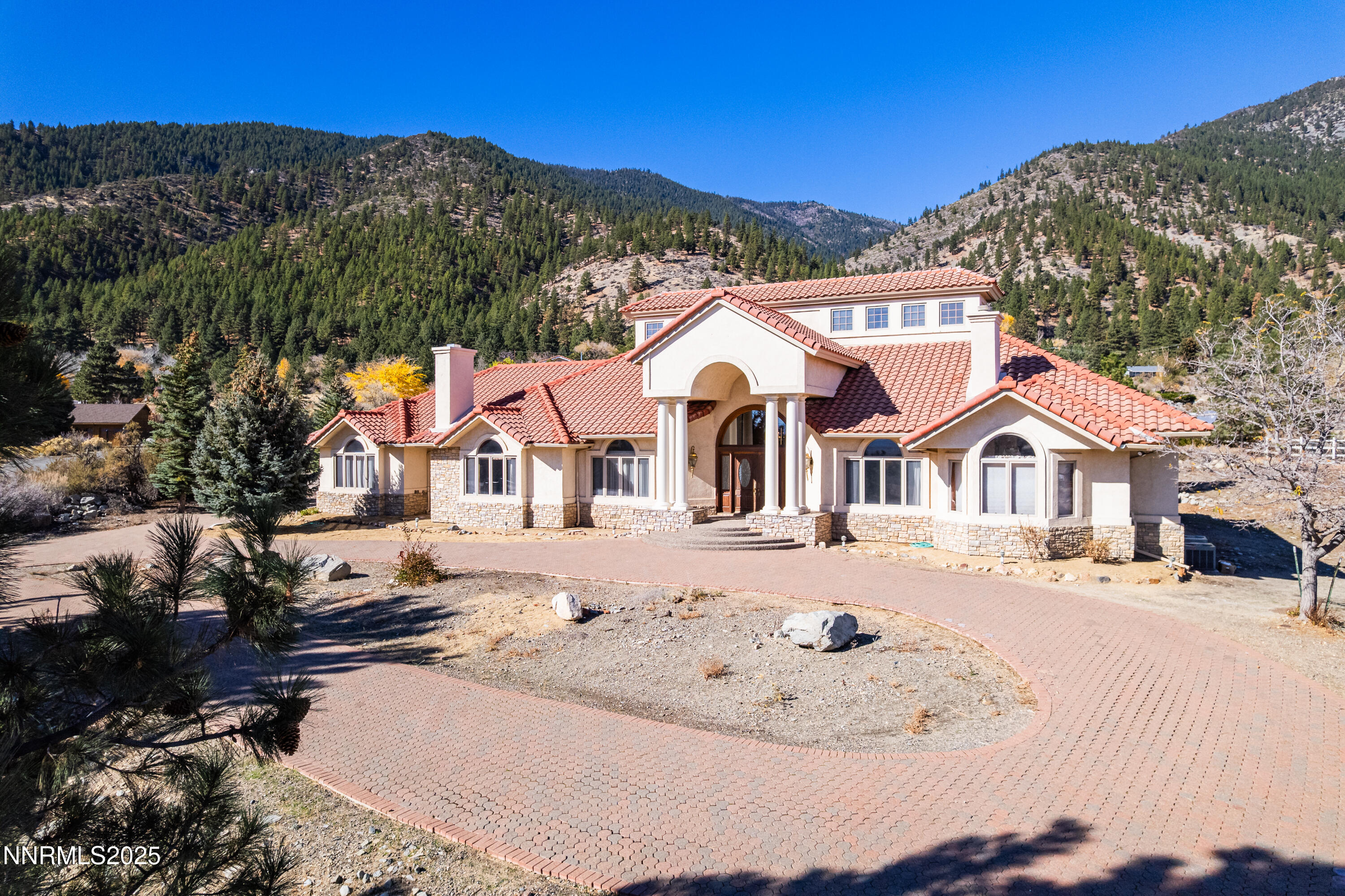 212 Trail Court — photo