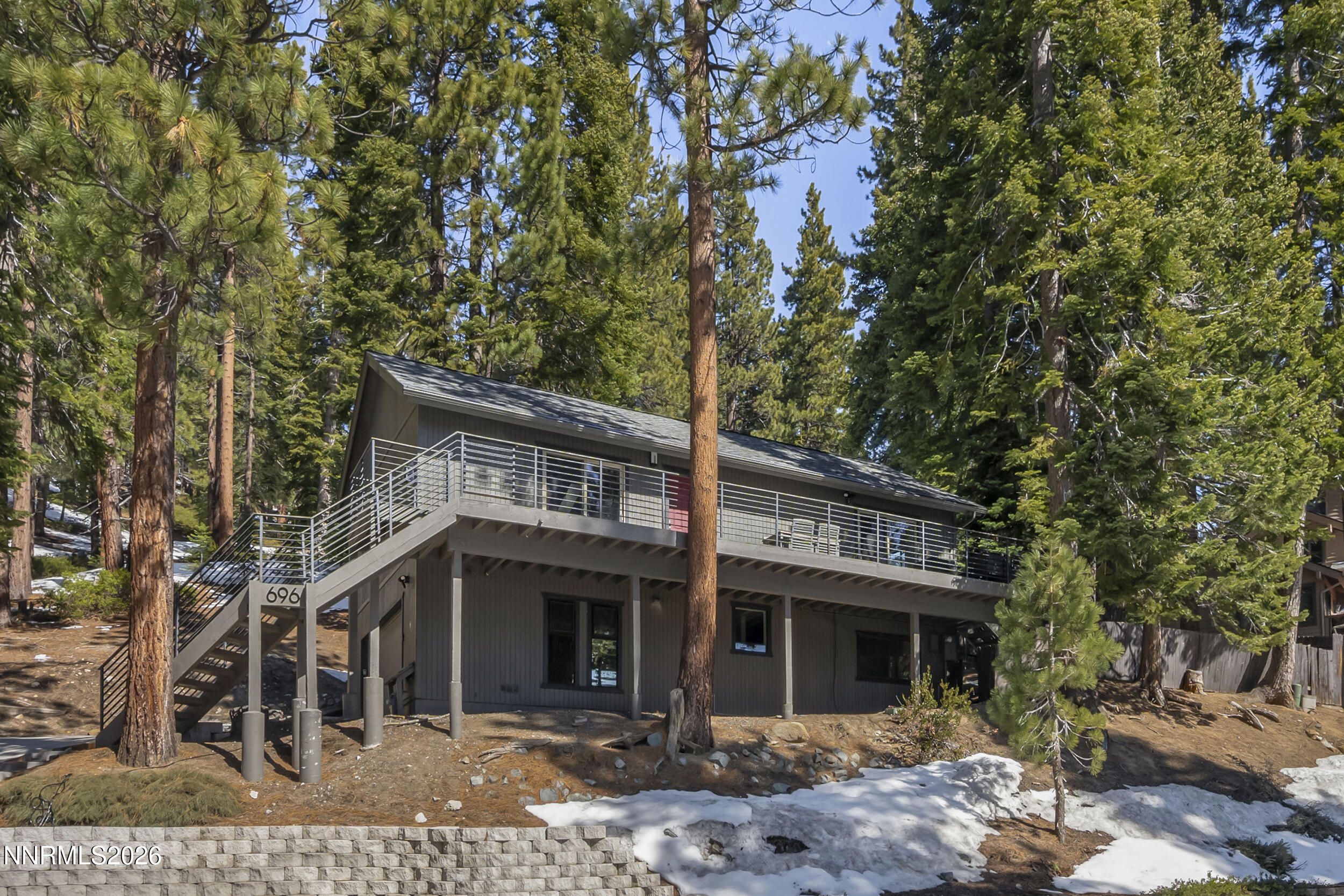 696 Bidwell Court — photo