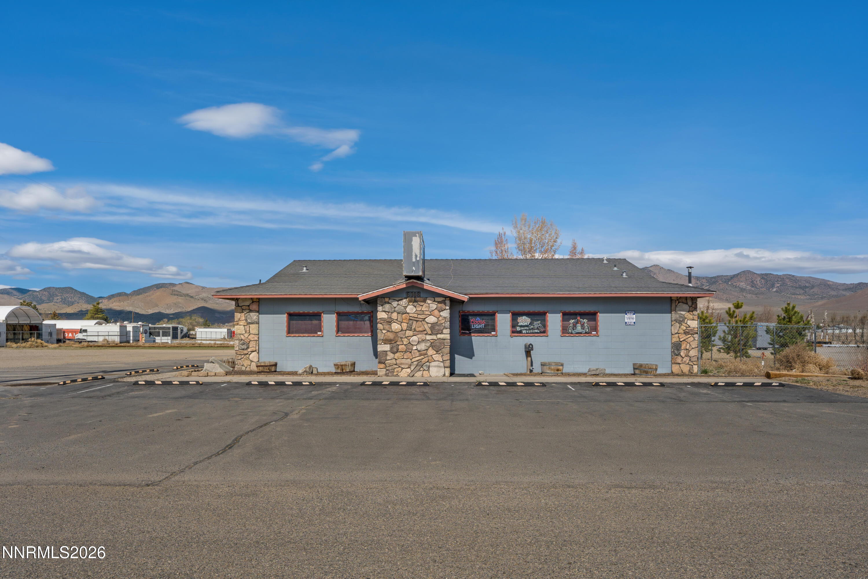 6008 N Frontage Road — photo