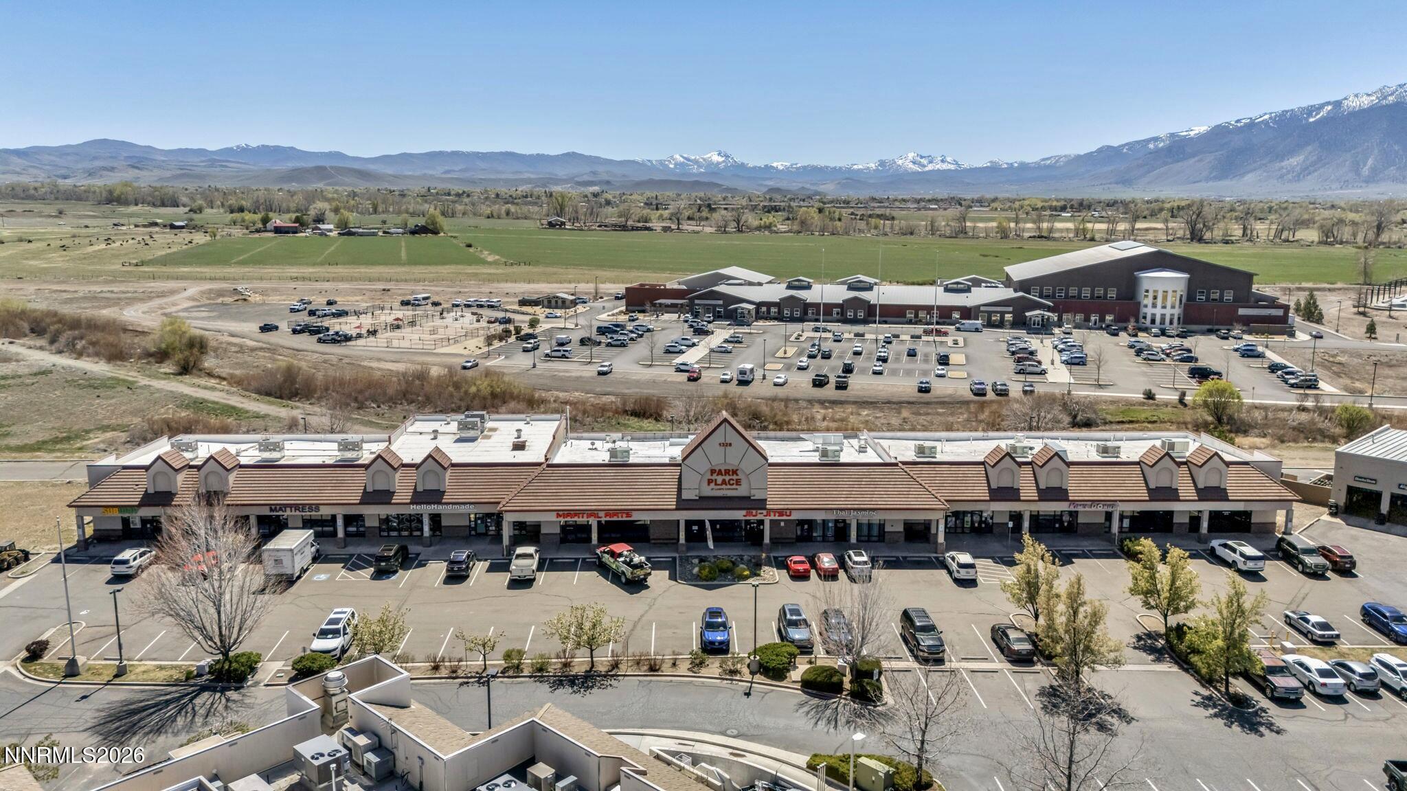 1332 N Highway 395 — photo