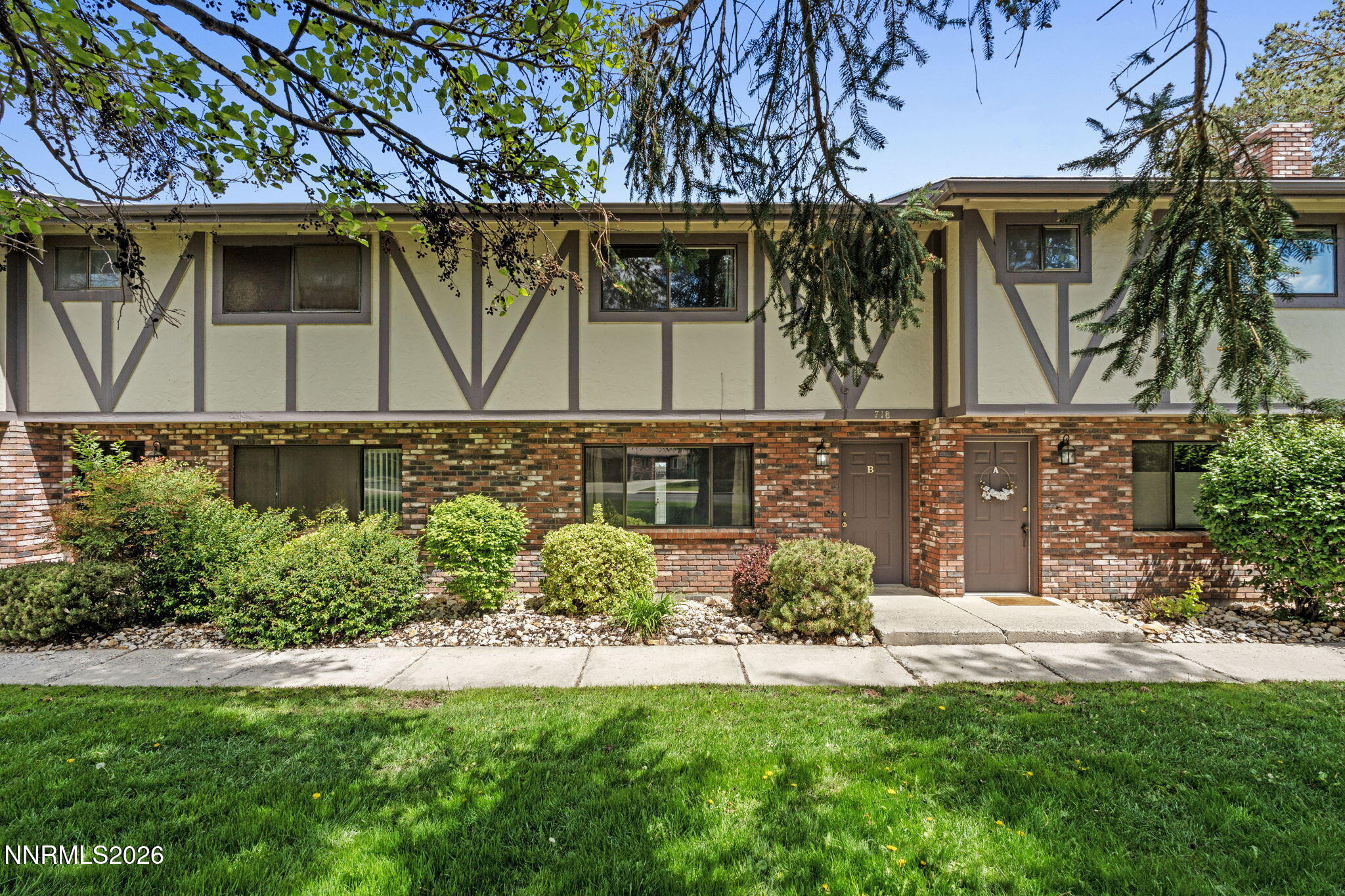 718 Travis Drive Unit B — photo