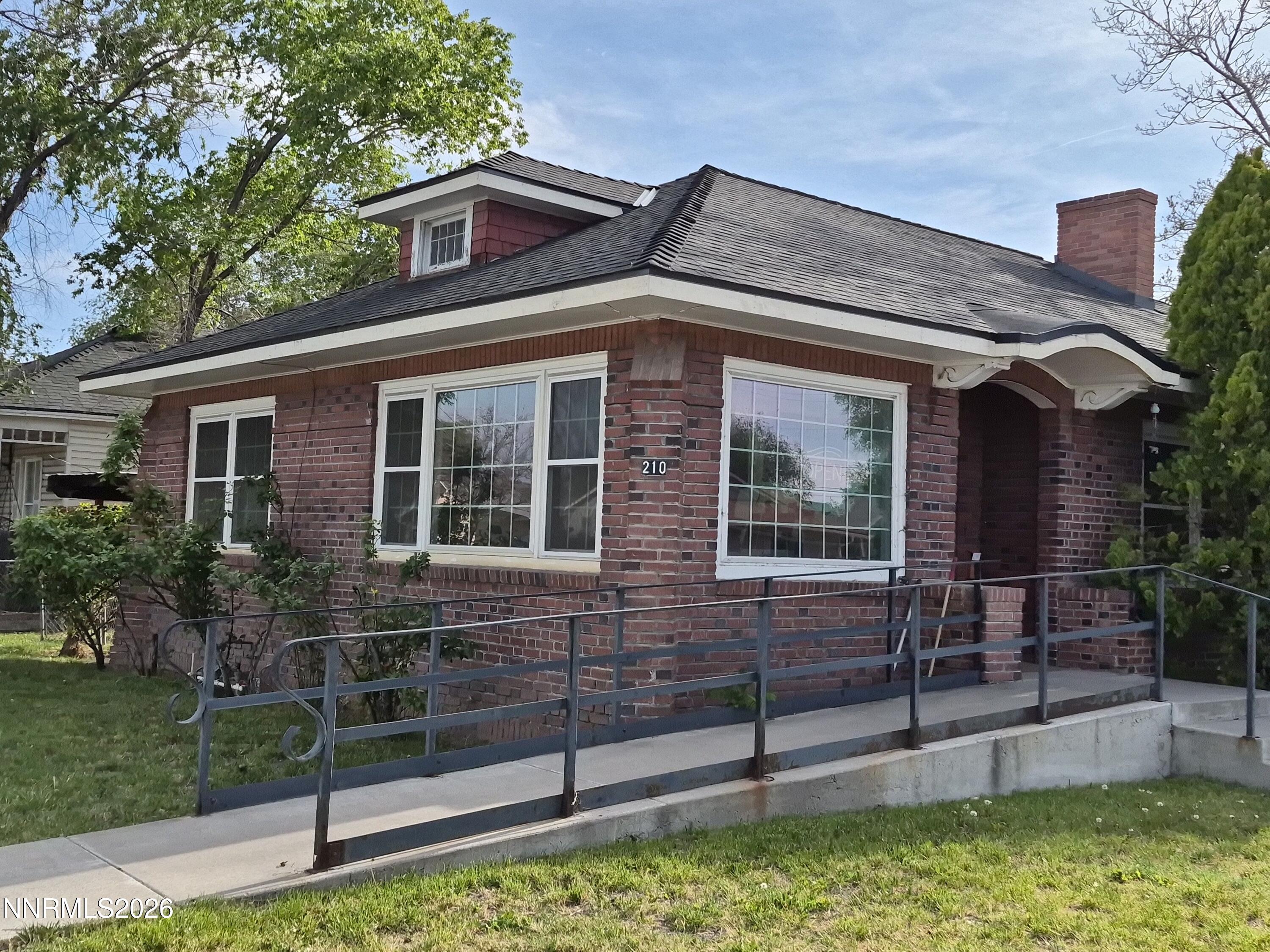 210 S Taylor Street — photo