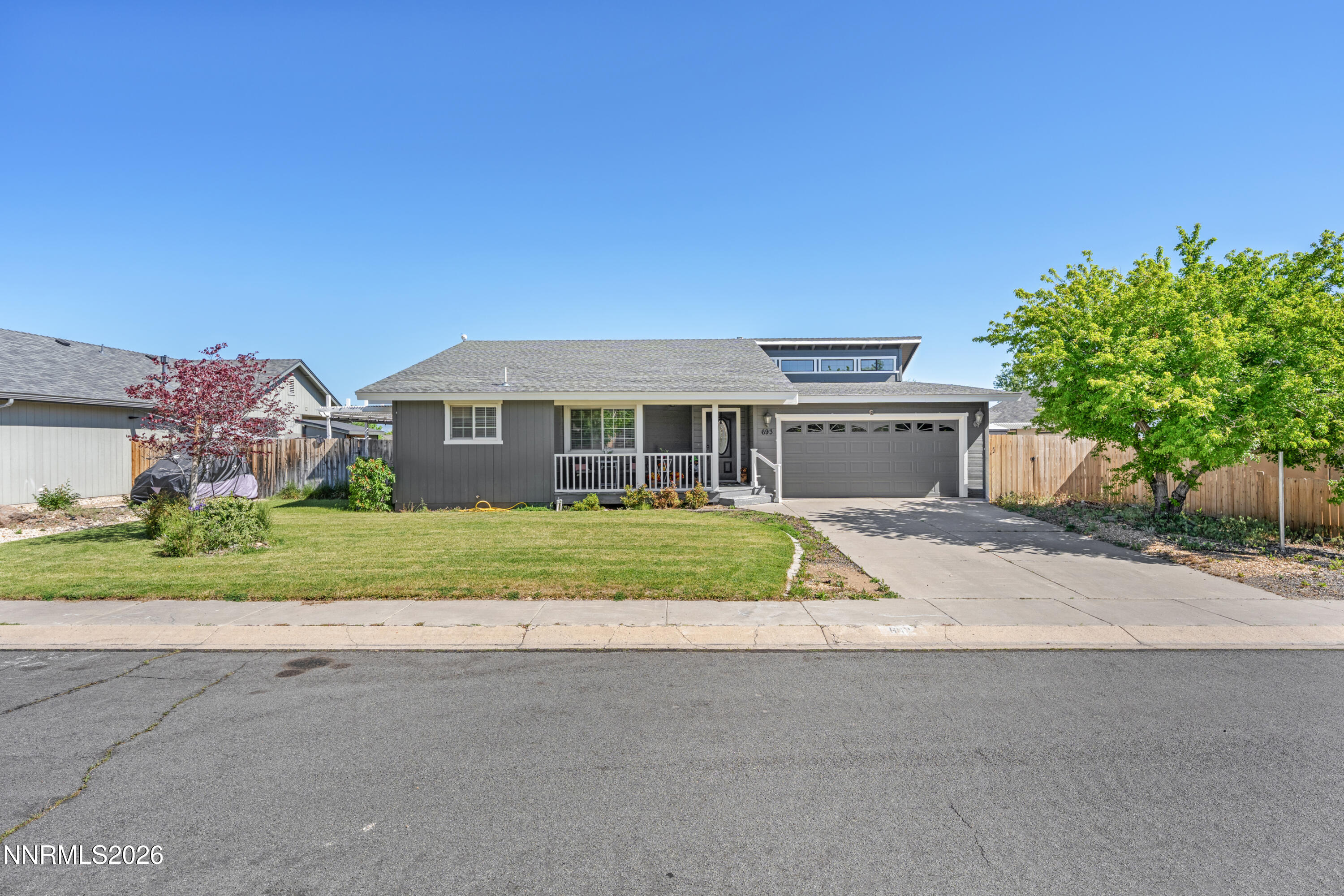 693 Lassen Way — photo
