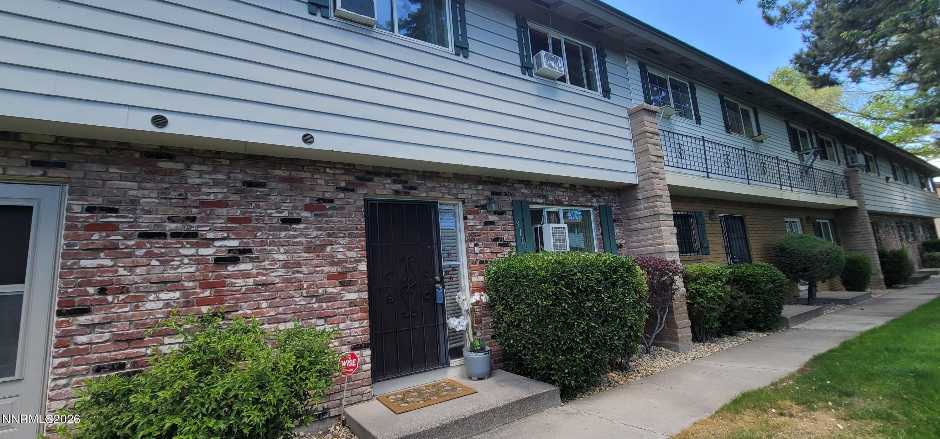 310 Smithridge Park — photo