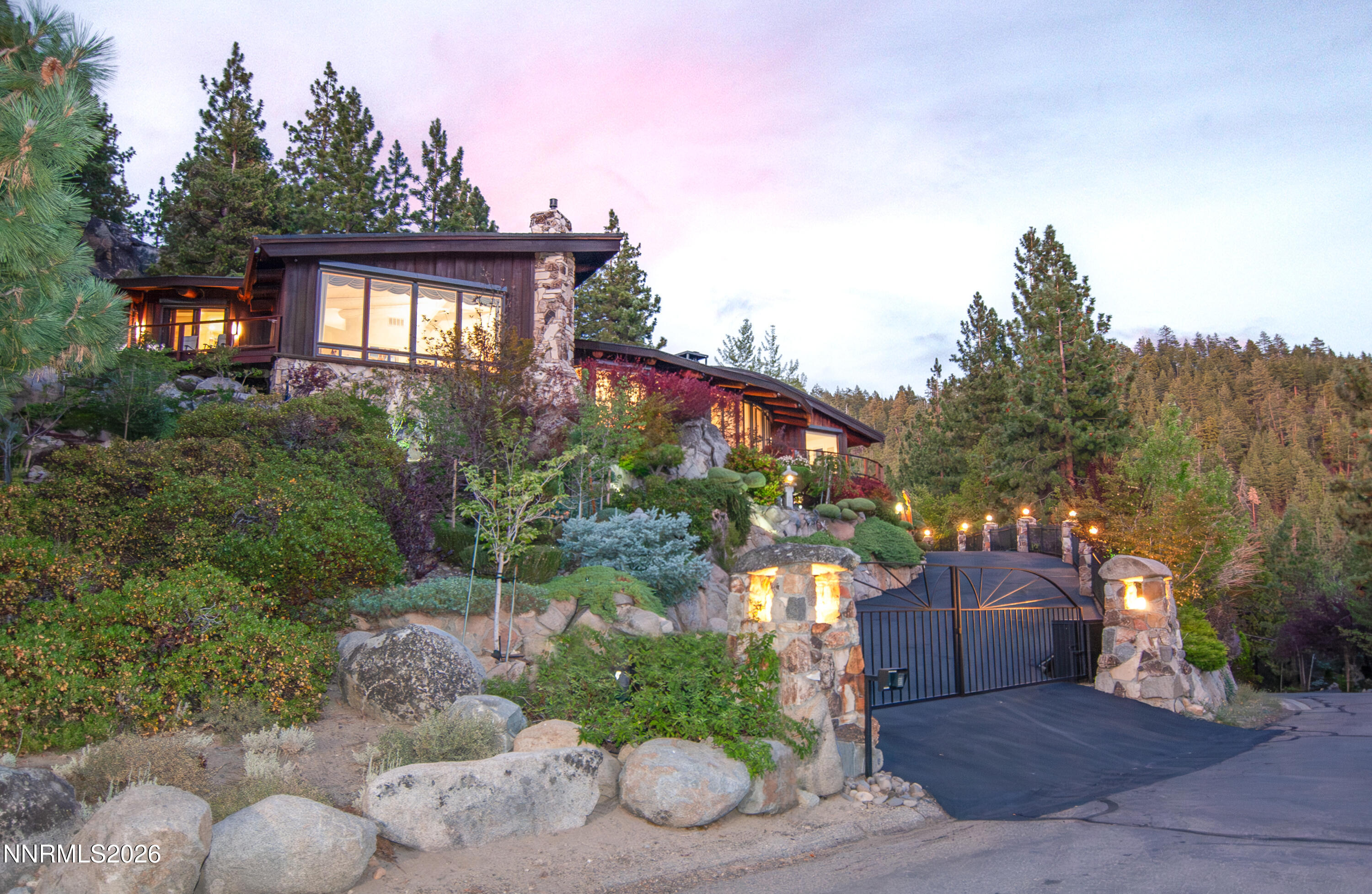 446 Seminole Court — photo