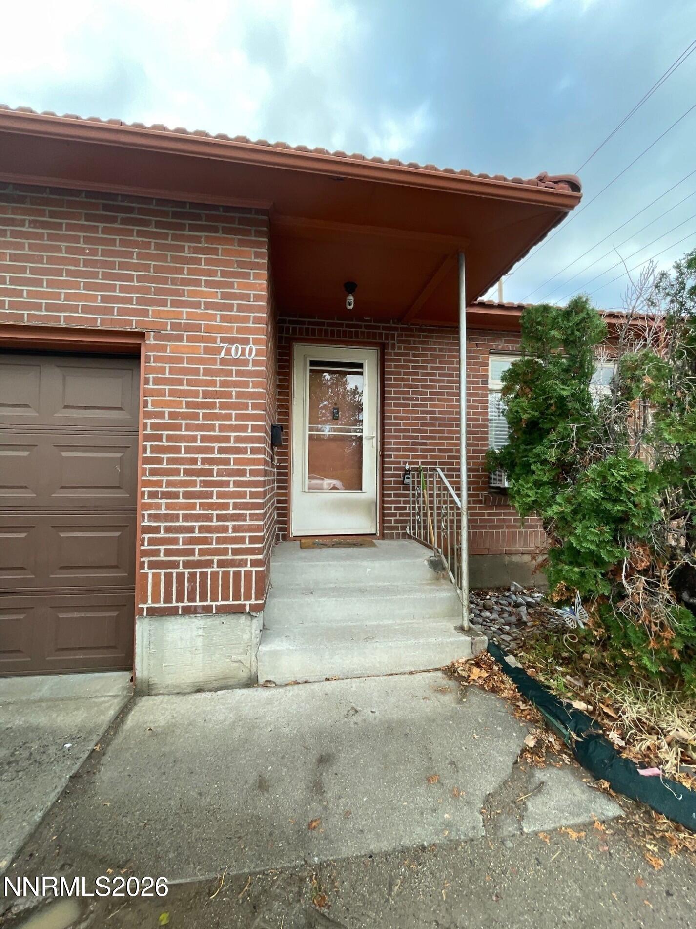700 E Taylor Street B — photo