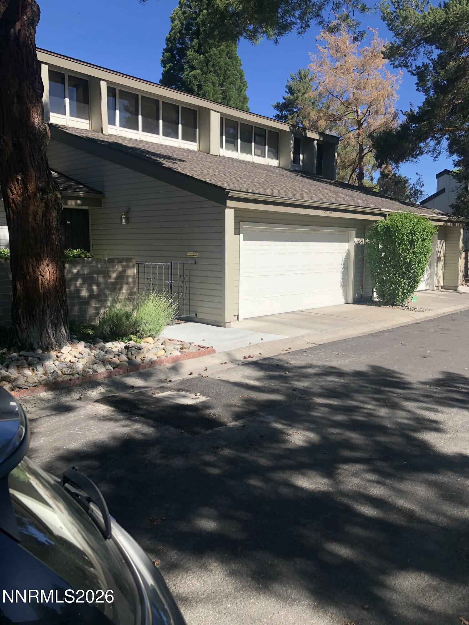 3930 Greenbriar Court — photo