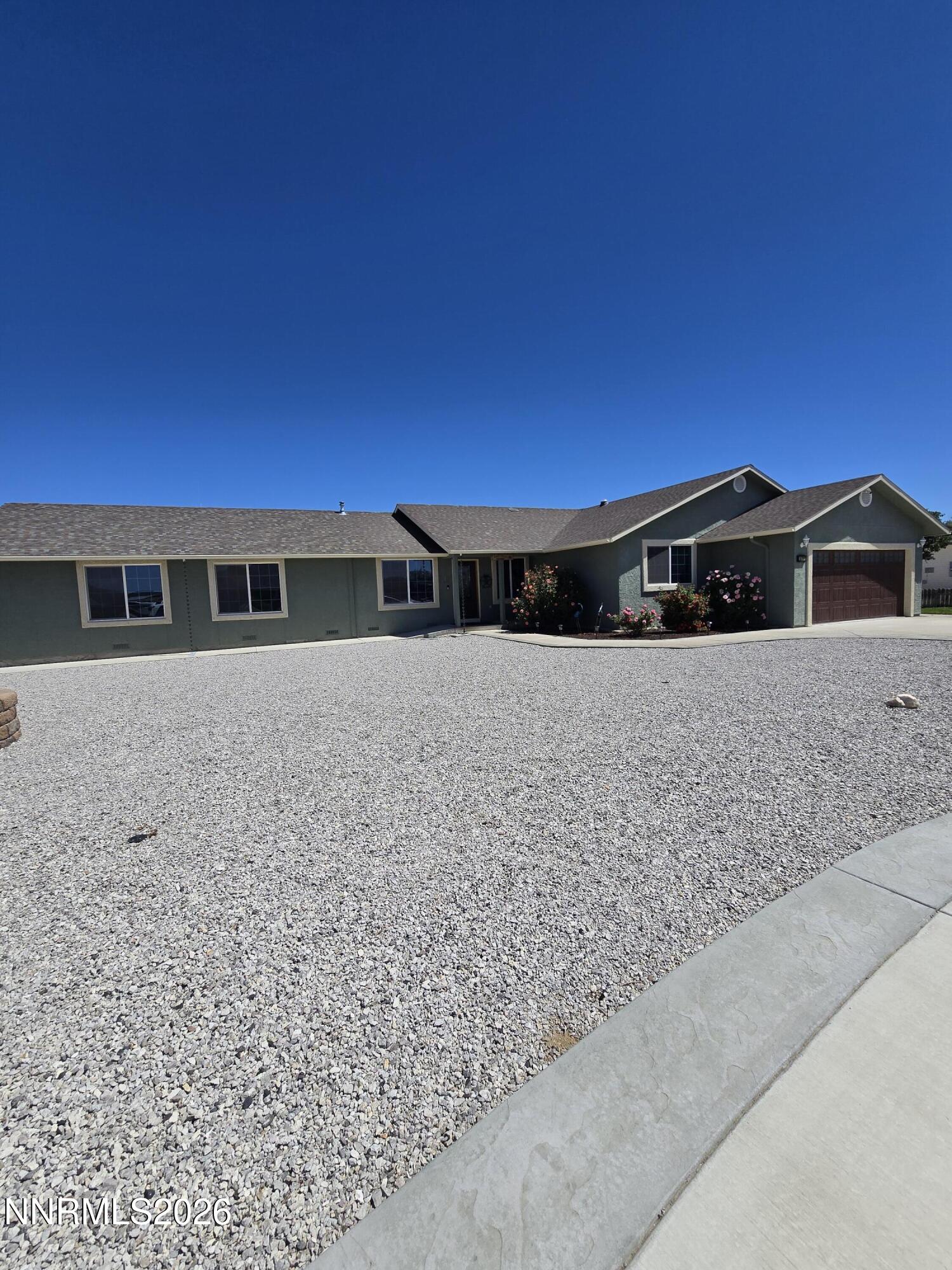 670 Hunter Park Way — photo