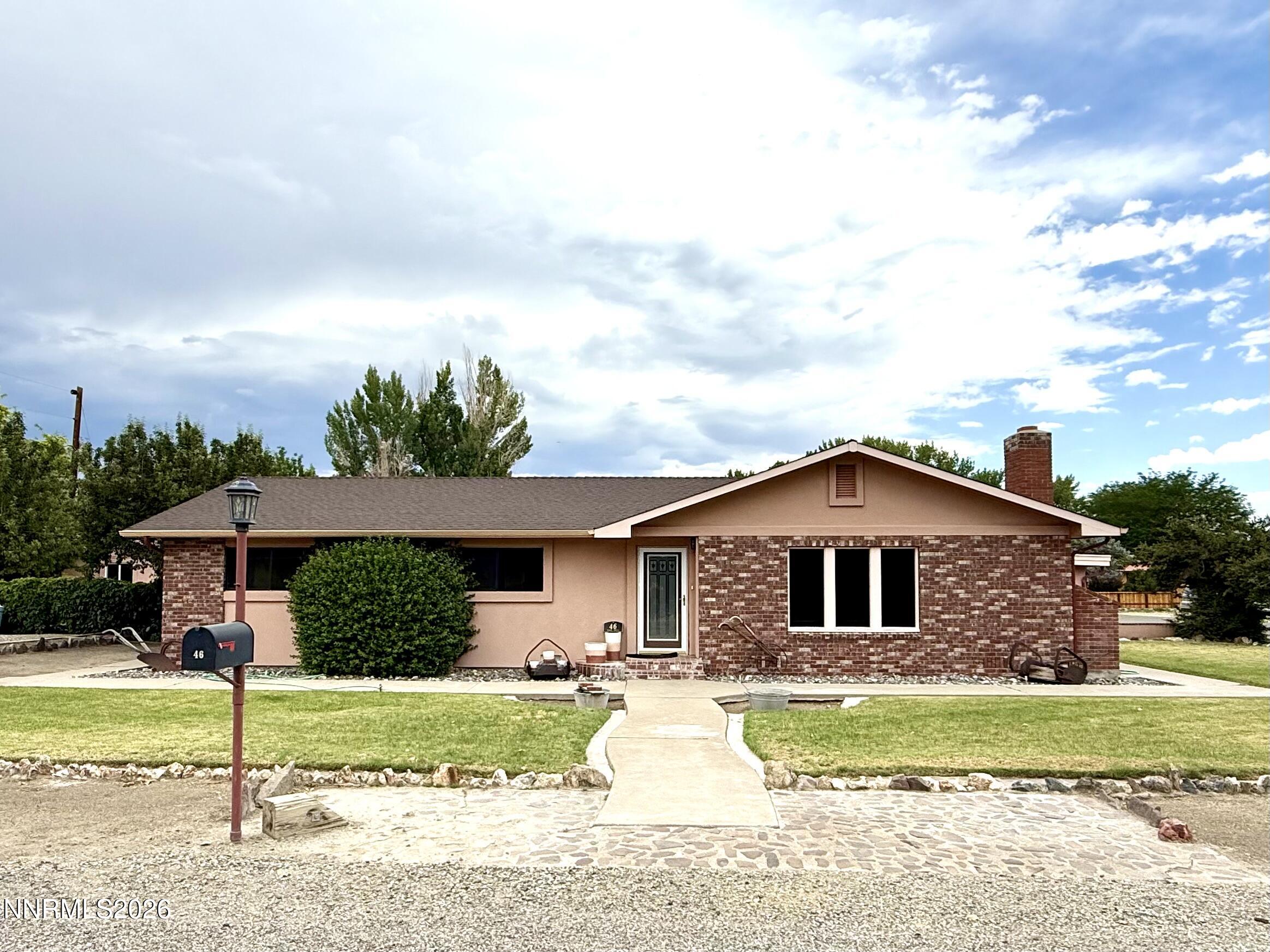 46 Maple Drive — photo