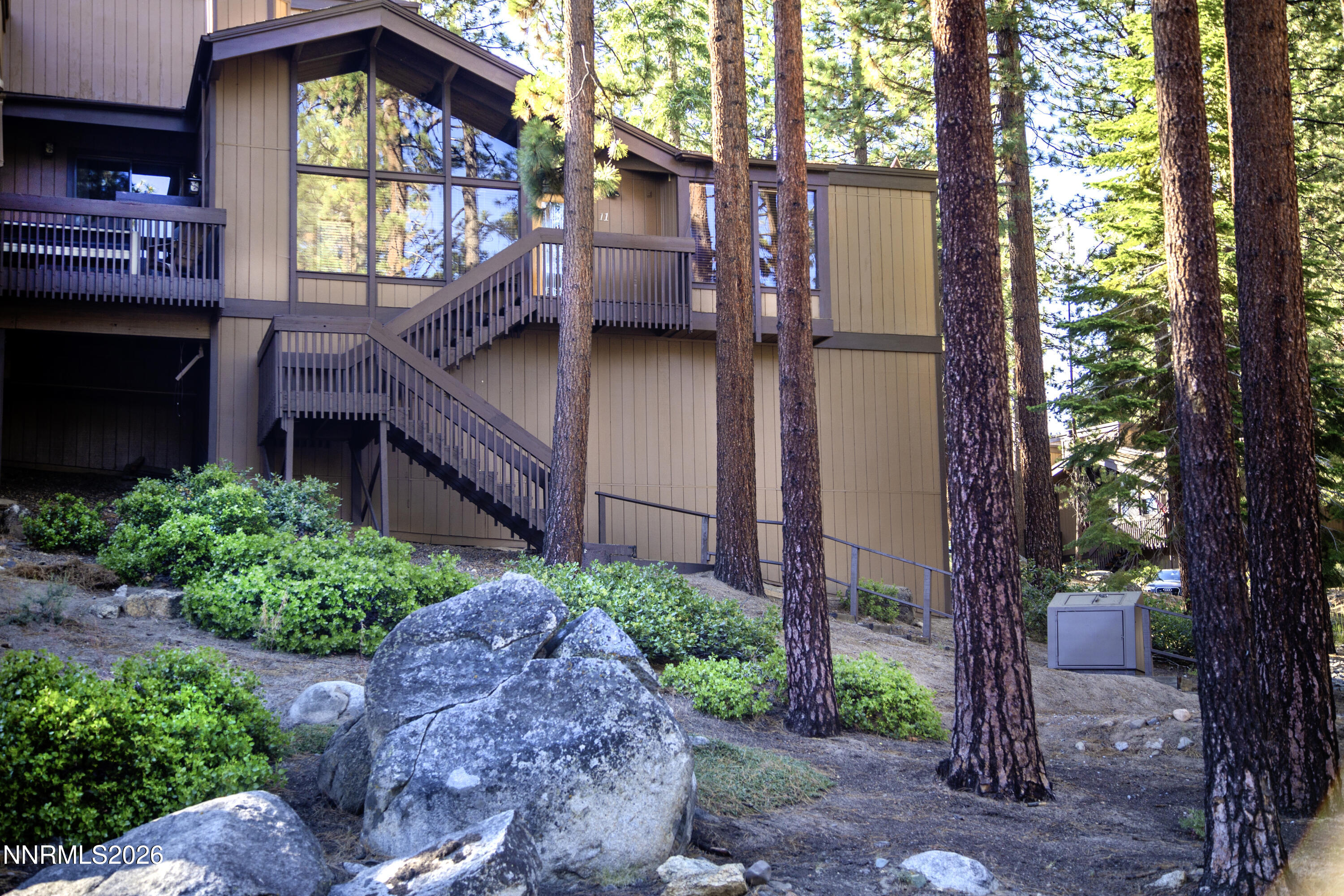 11 Manzanita Court — photo