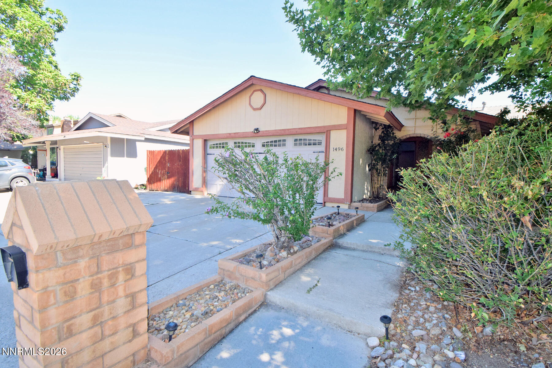 1496 Heather Court — photo